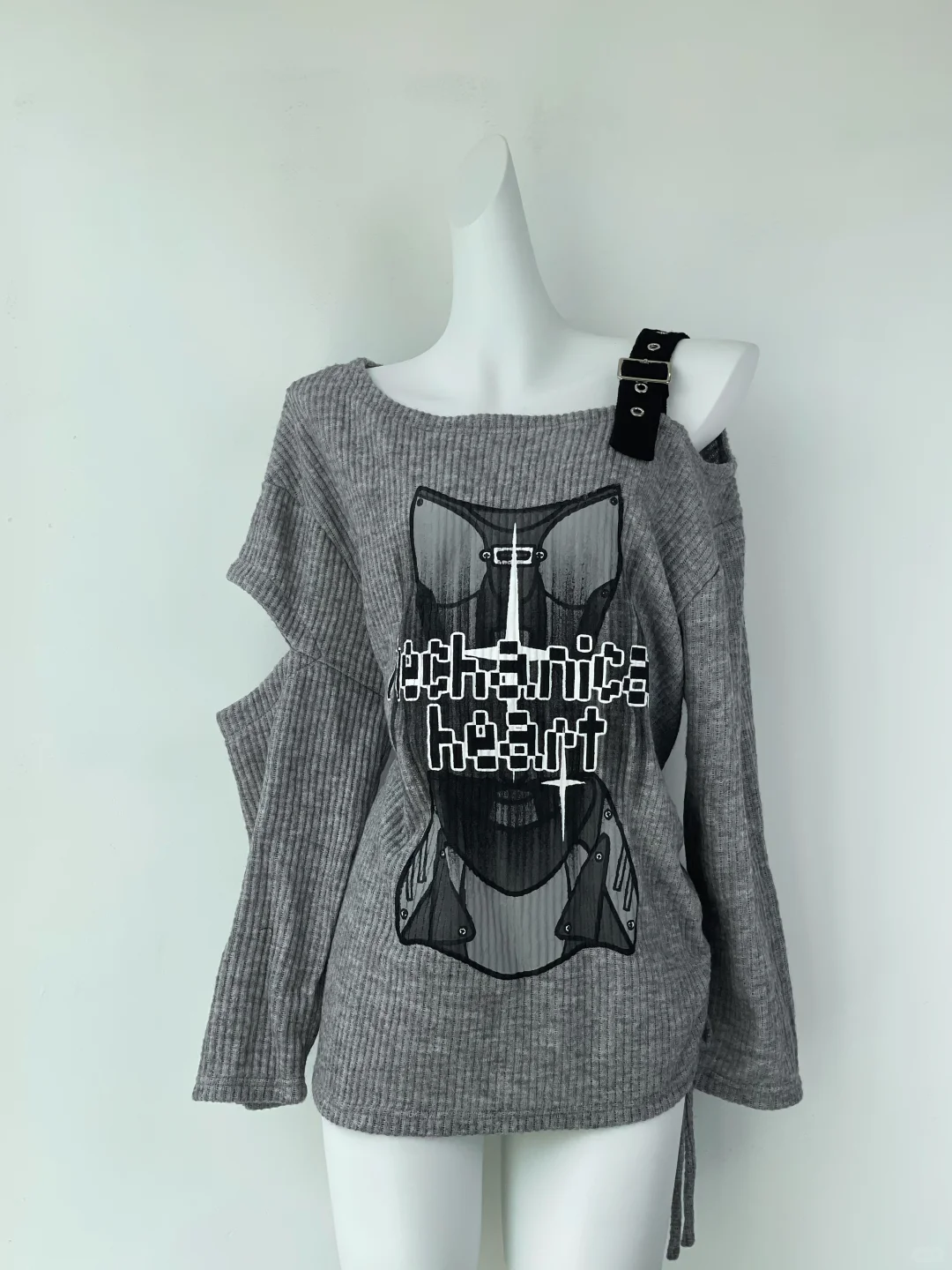 暗黑甜酷风⚙️斜肩设计感拉满