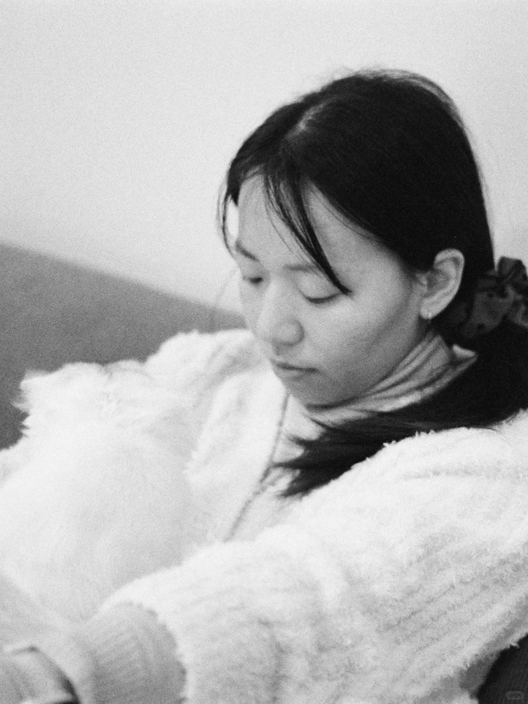 喜欢雀斑、牙套、自然卷、粗壮的小腿。