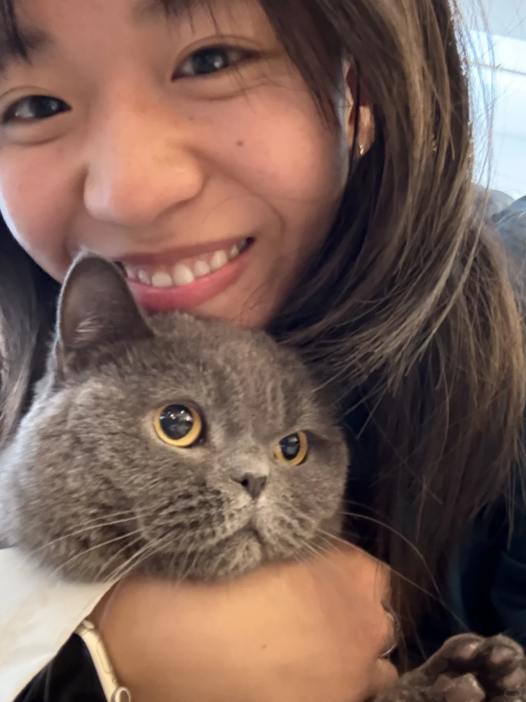 喜欢雀斑、牙套、自然卷、粗壮的小腿。