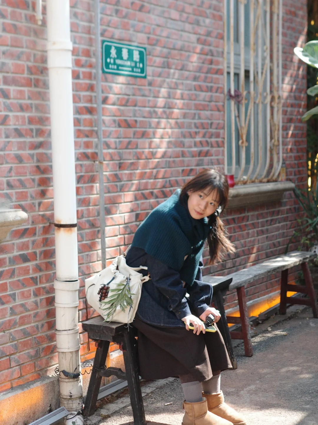 喜欢雀斑、牙套、自然卷、粗壮的小腿。