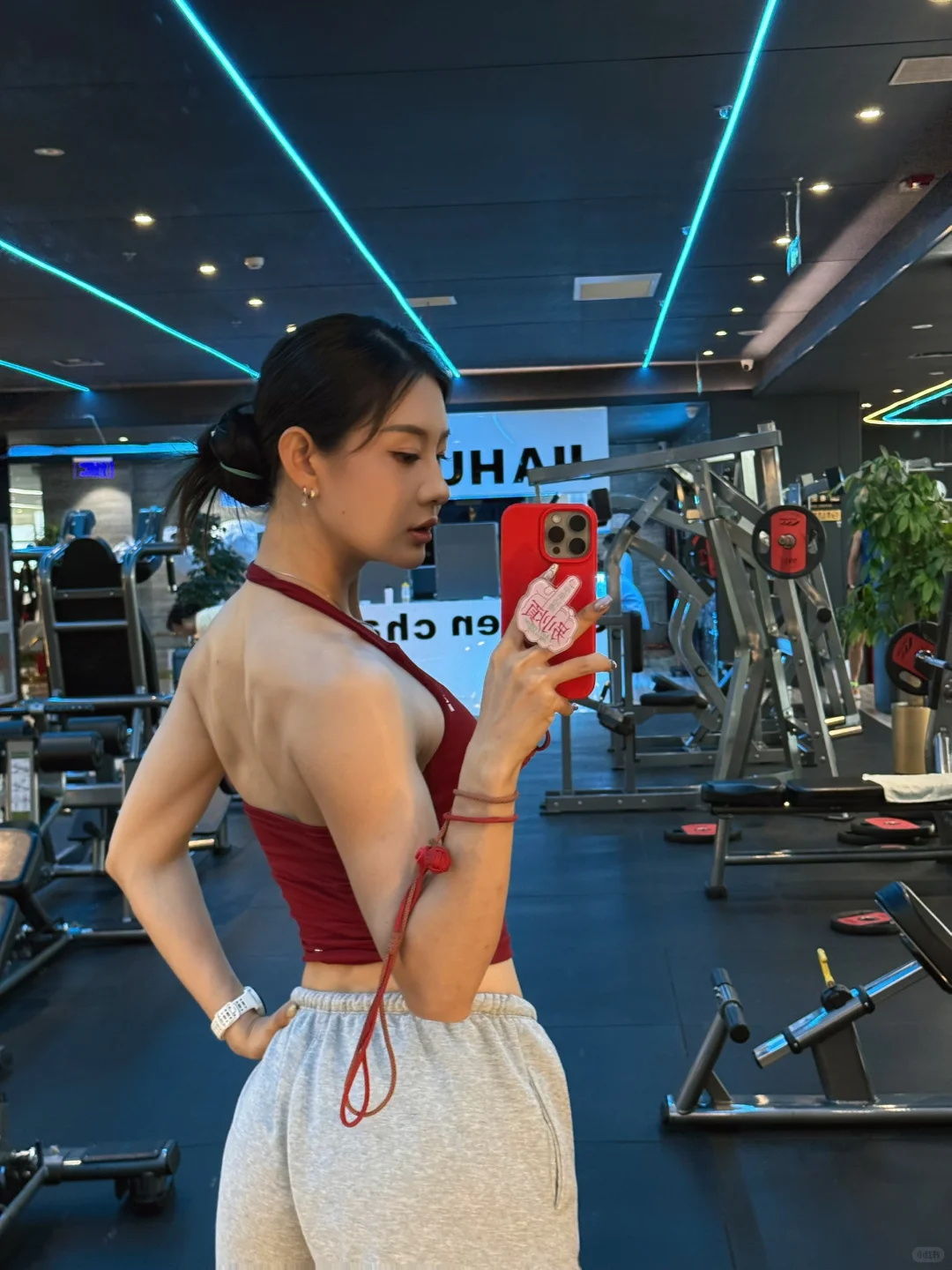 谁说肌肉和甜妹不能共存？