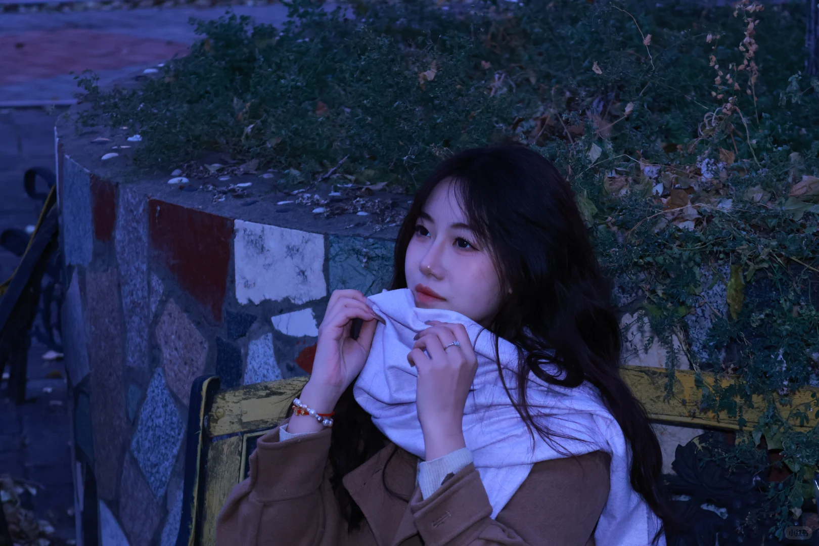 夜色中的她，如月亮