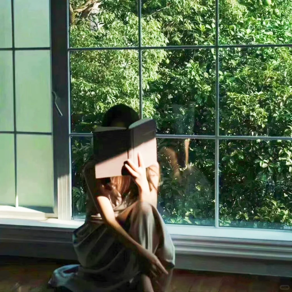 学习看书文艺头像女