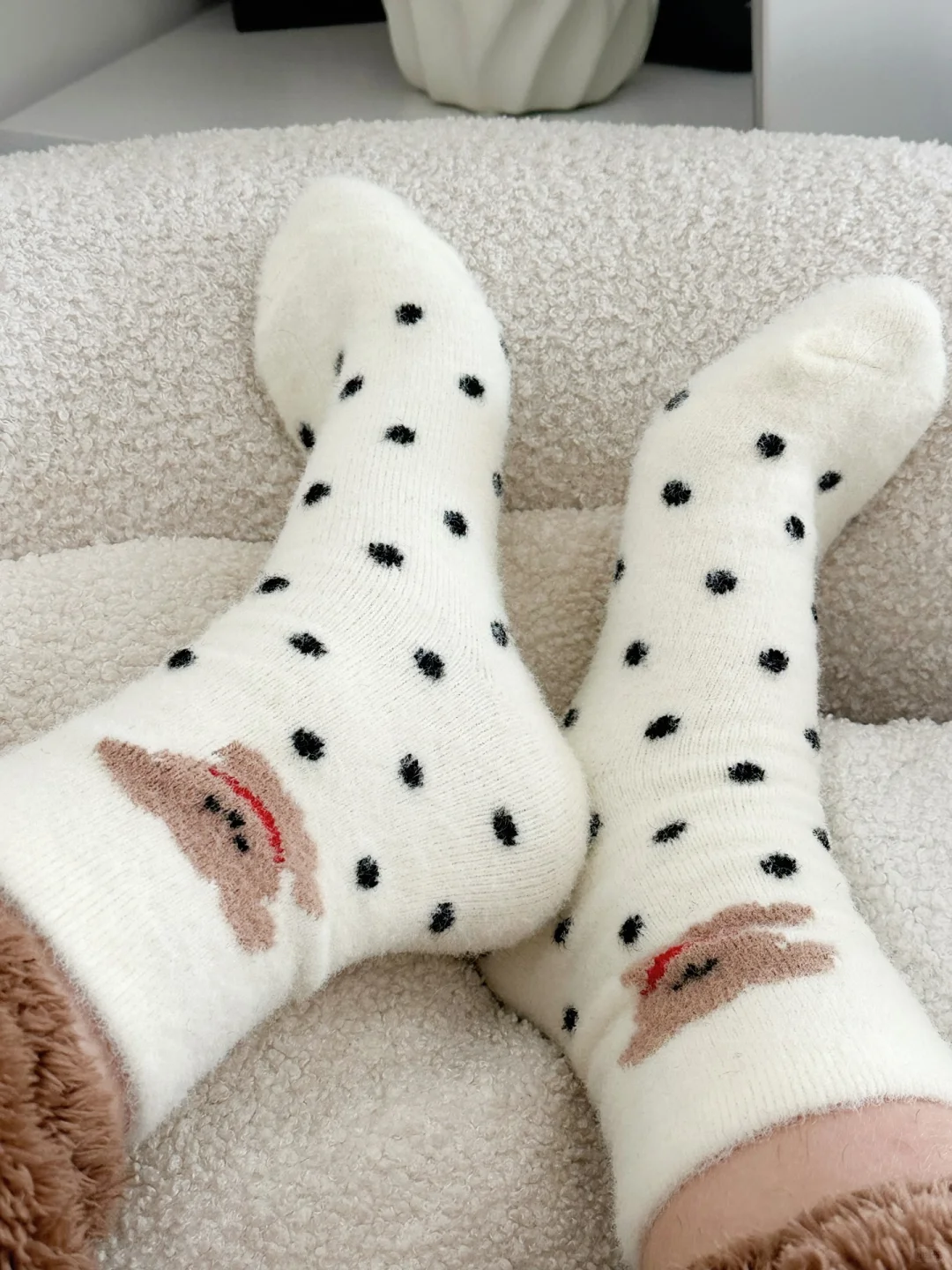 谁说女生穿厚袜子会脚臭！！