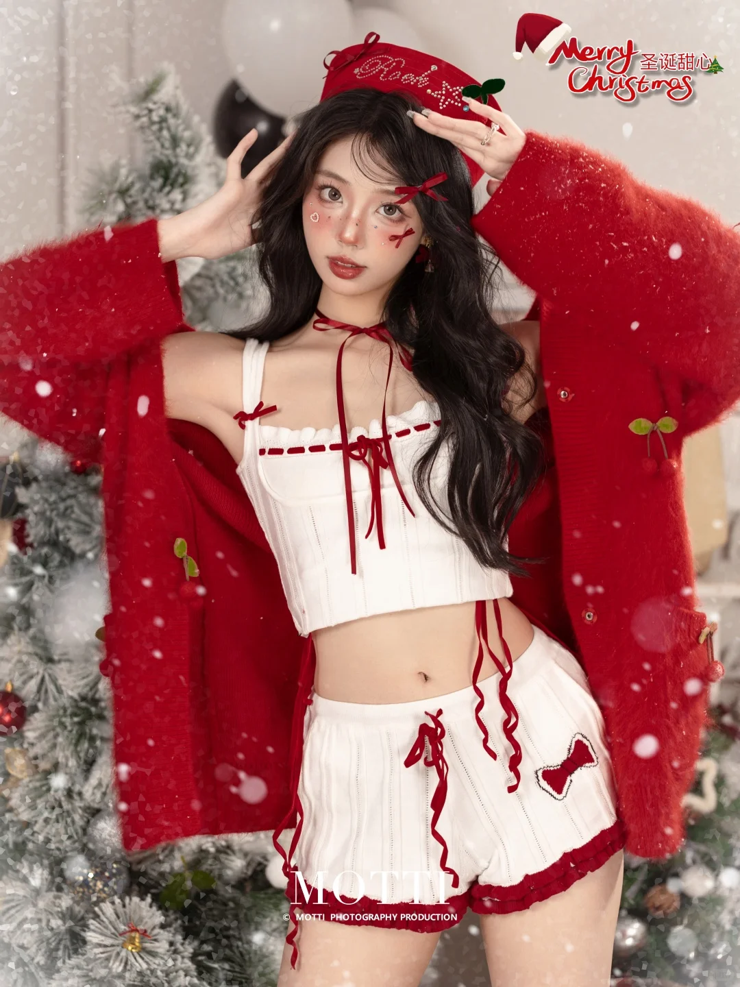 圣诞风邂逅甜辣感💃室内氛围酿心动瞬间✨