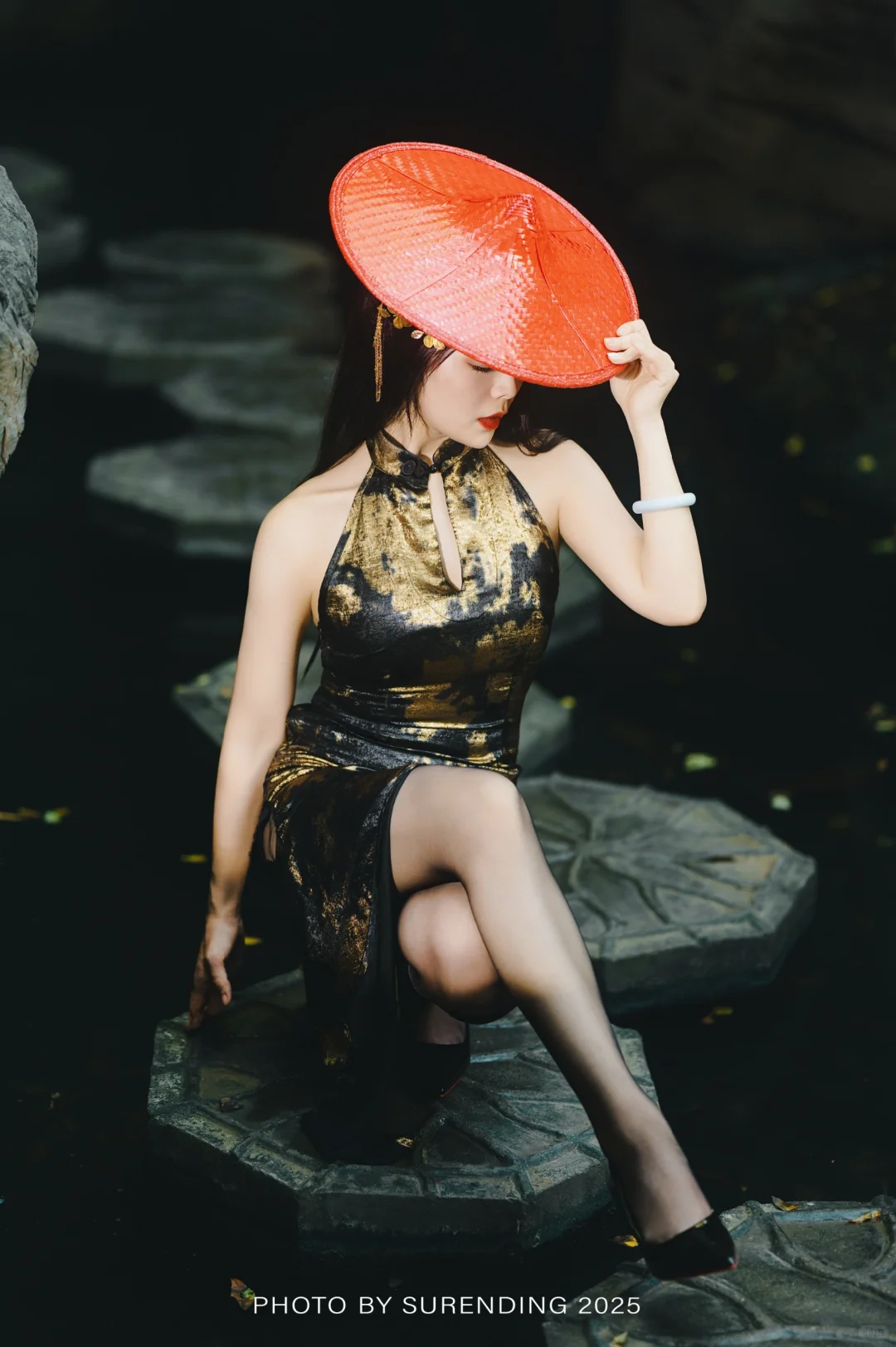 奶狗过来！跪下！蟒蛇姐姐有话说！