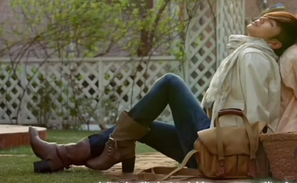 张根硕这个姿势好妖娆😂