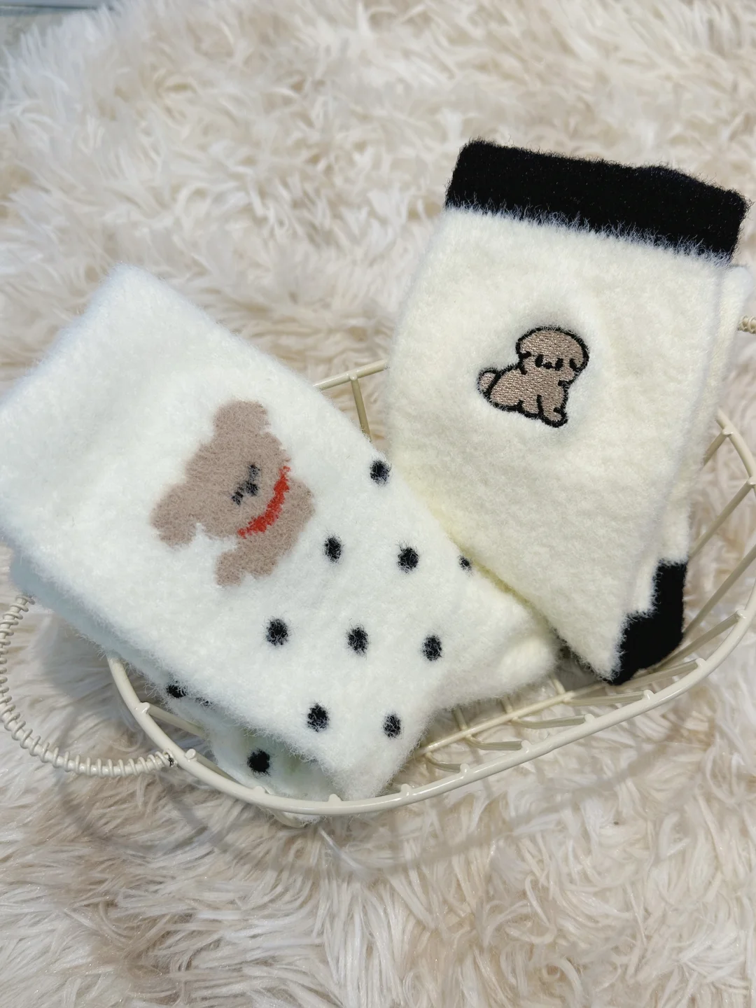 谁说女生穿厚袜子会脚臭！！