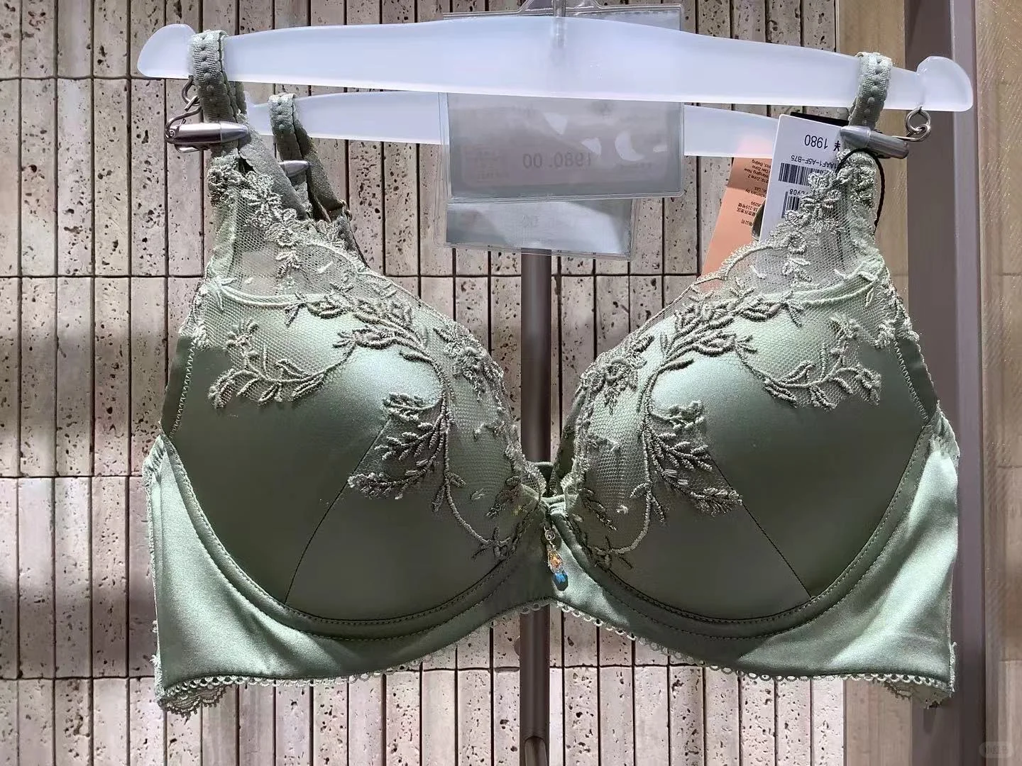 小胸美眉的秋季内衣穿搭～