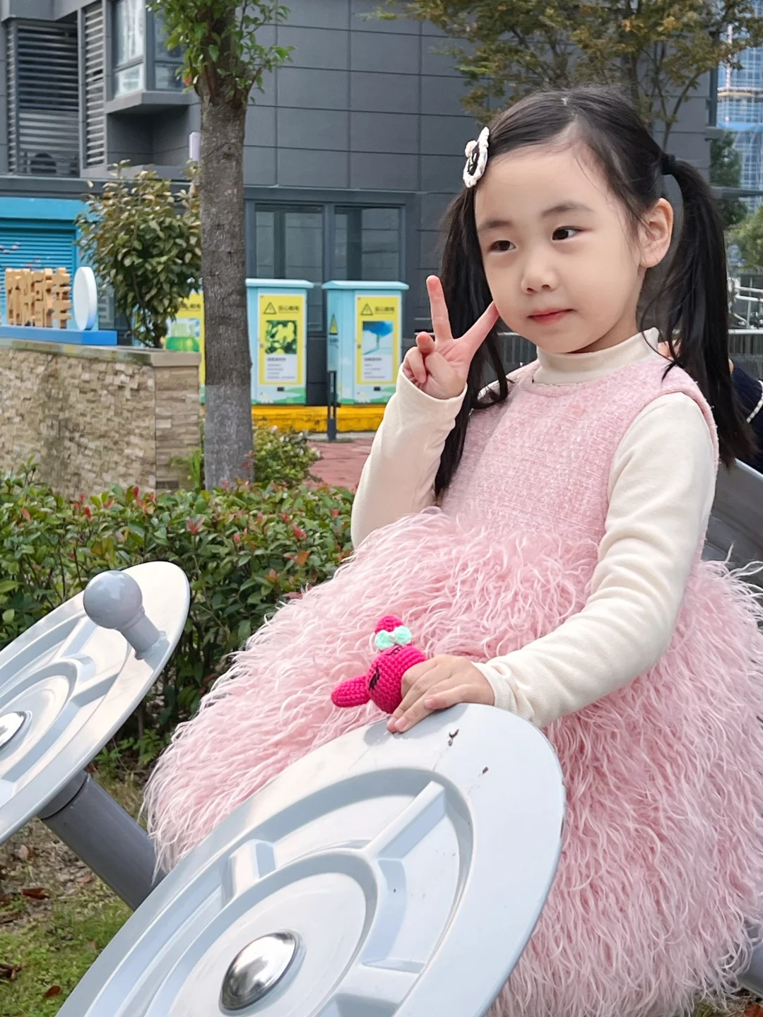 有一个超爱穿粉色裙子的女鹅