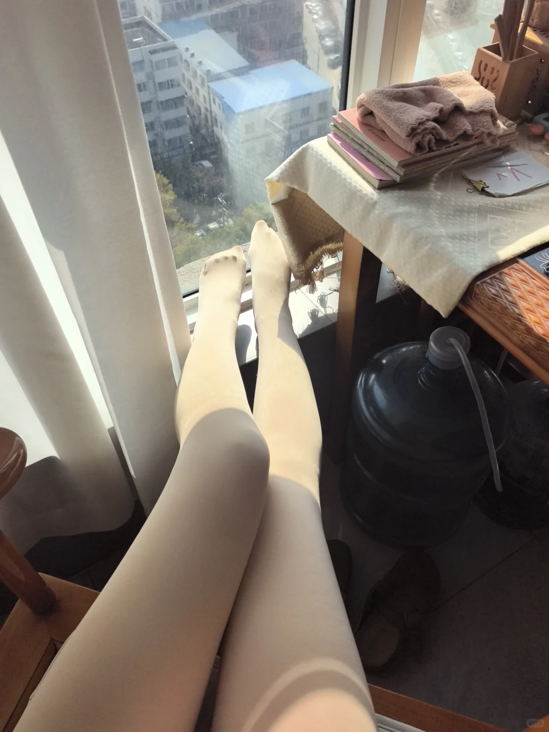 服了。自从穿了这双袜子我妈妈就跟我杠上了