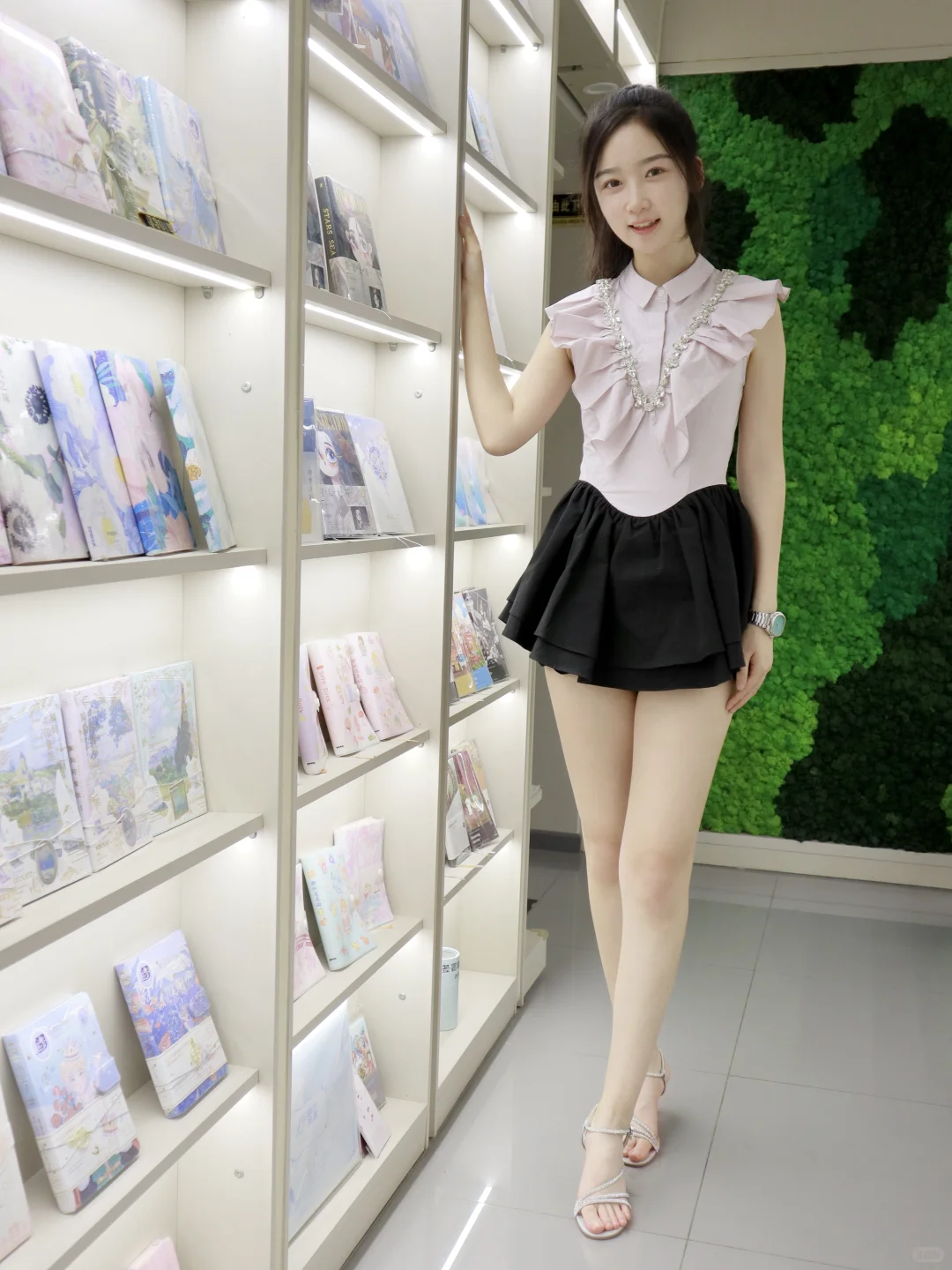 爱拍照的小姐姐一枚吖