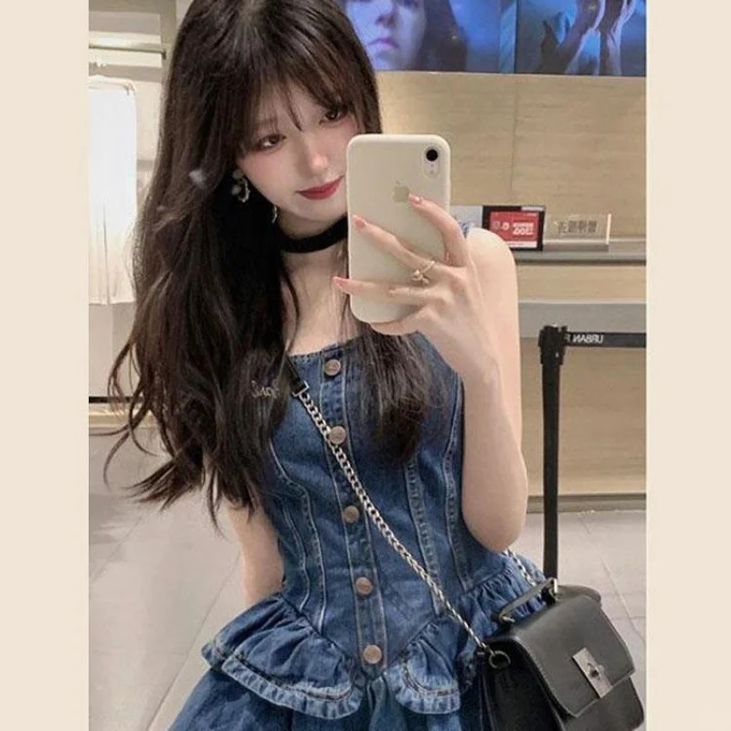 牛仔裙超显白～