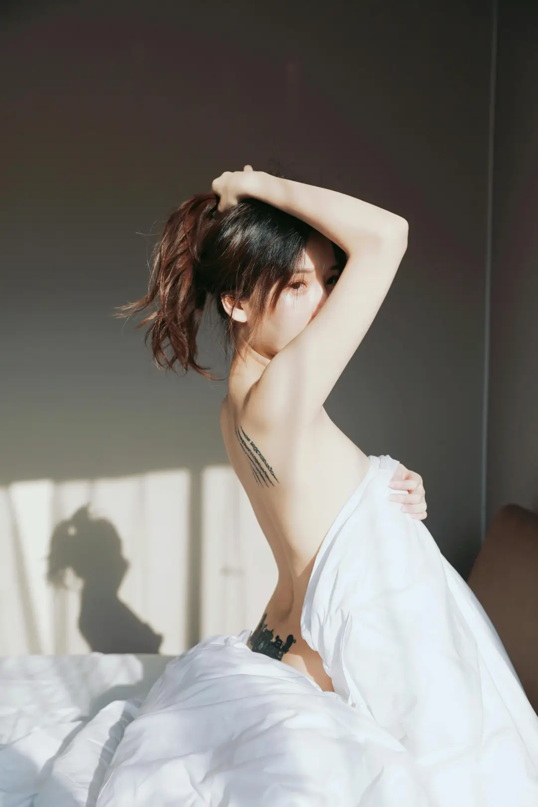 褶皱里的诗｜用被子拍出沉浸式艺术片