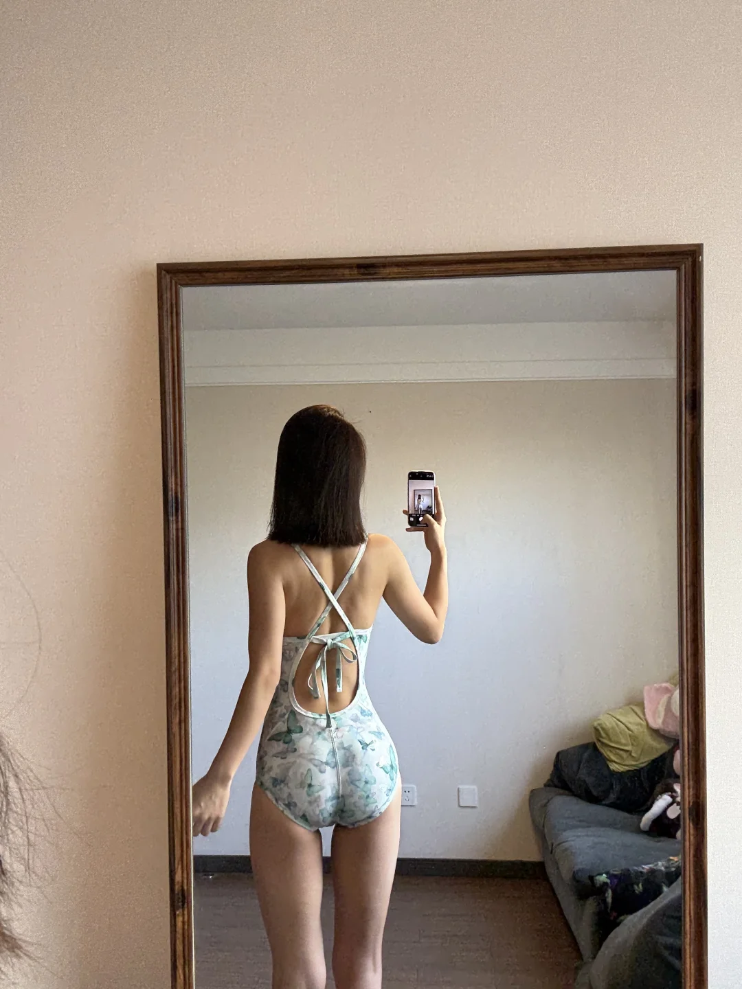 简直就是个挑泳衣的小能手