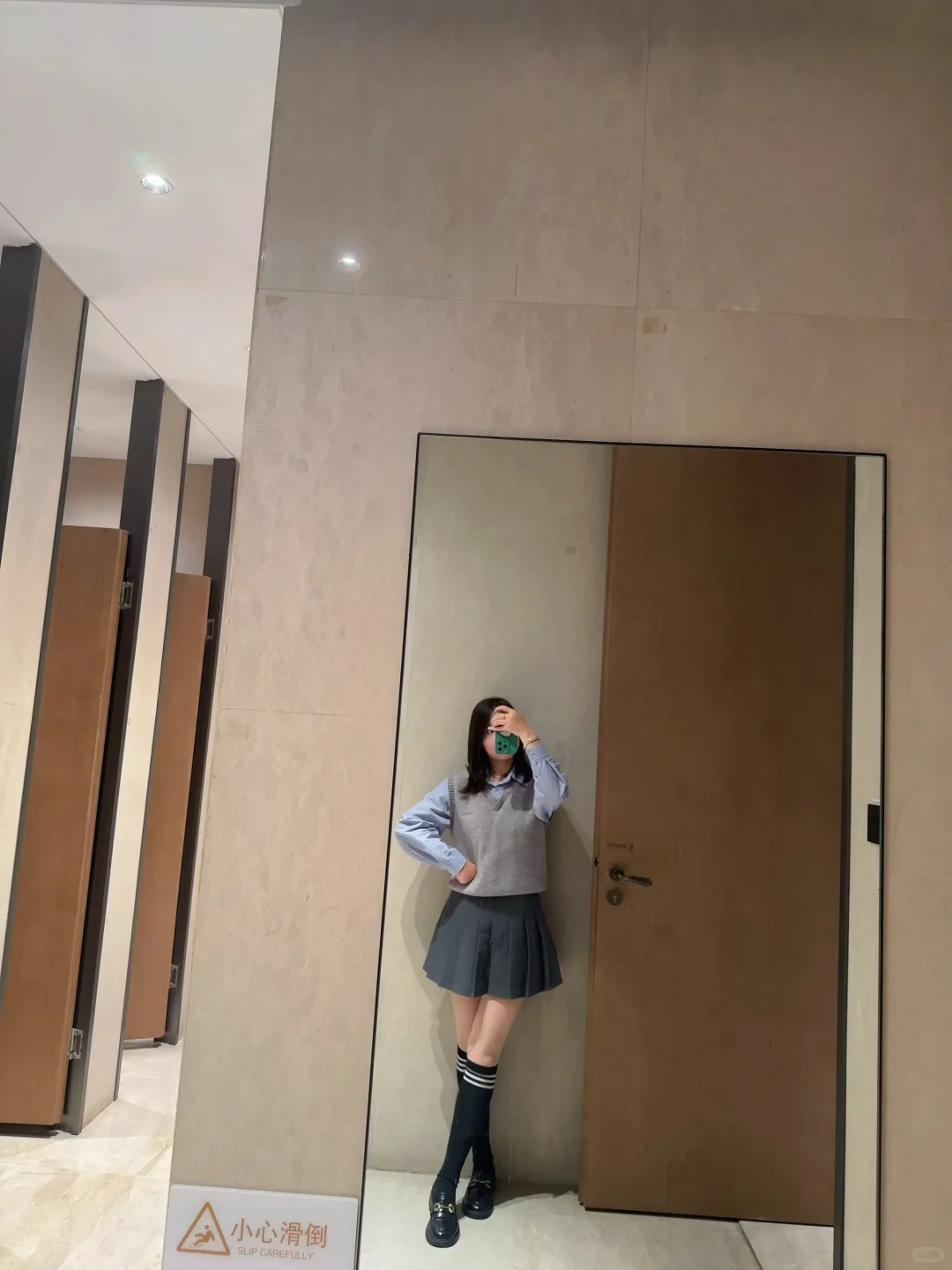 小裙子娇嫩 你如今几岁了