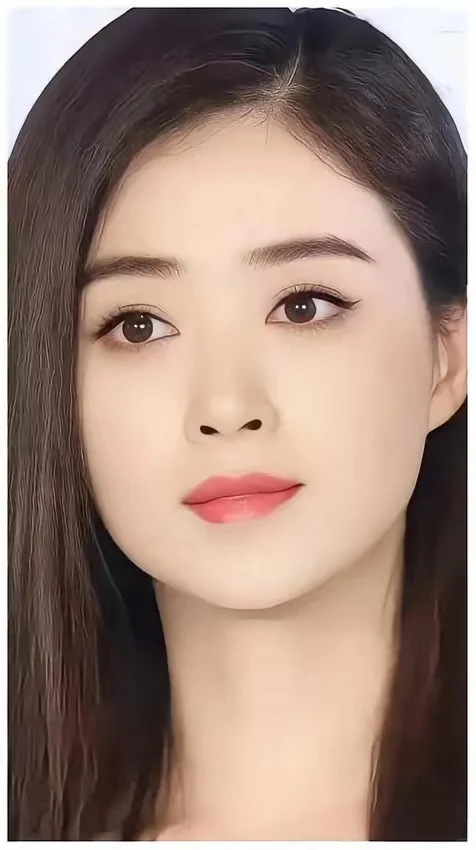 蒋欣:眼含春丝口含珠，面若桃花颈若酥！