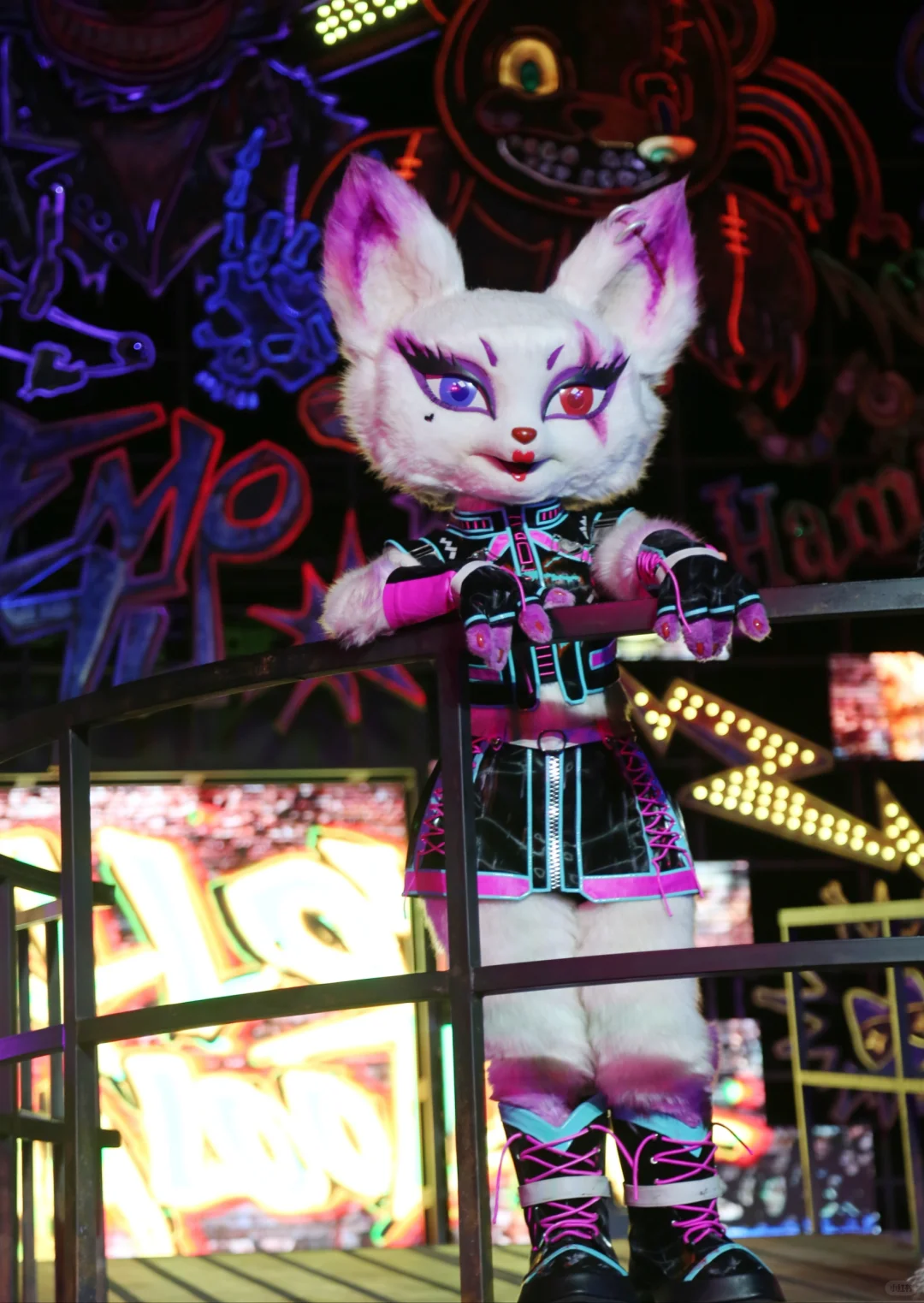 妩媚多姿妖娆魅力四射的诡魅狐带你跳起来~