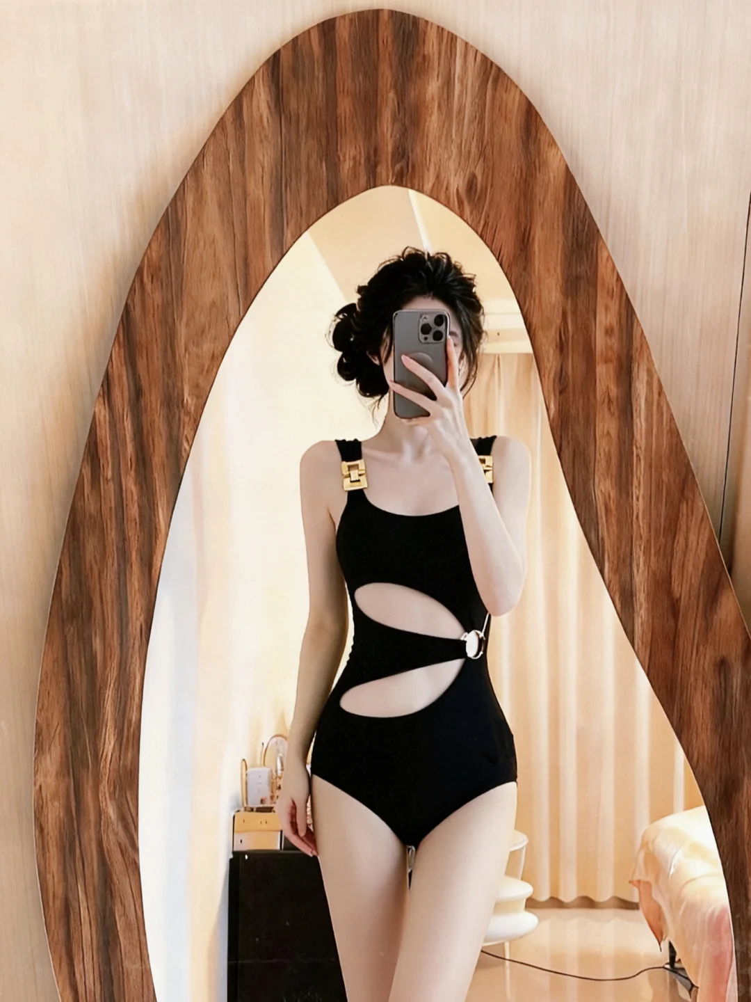 姐妹们，去海边穿这件泳衣咋样？