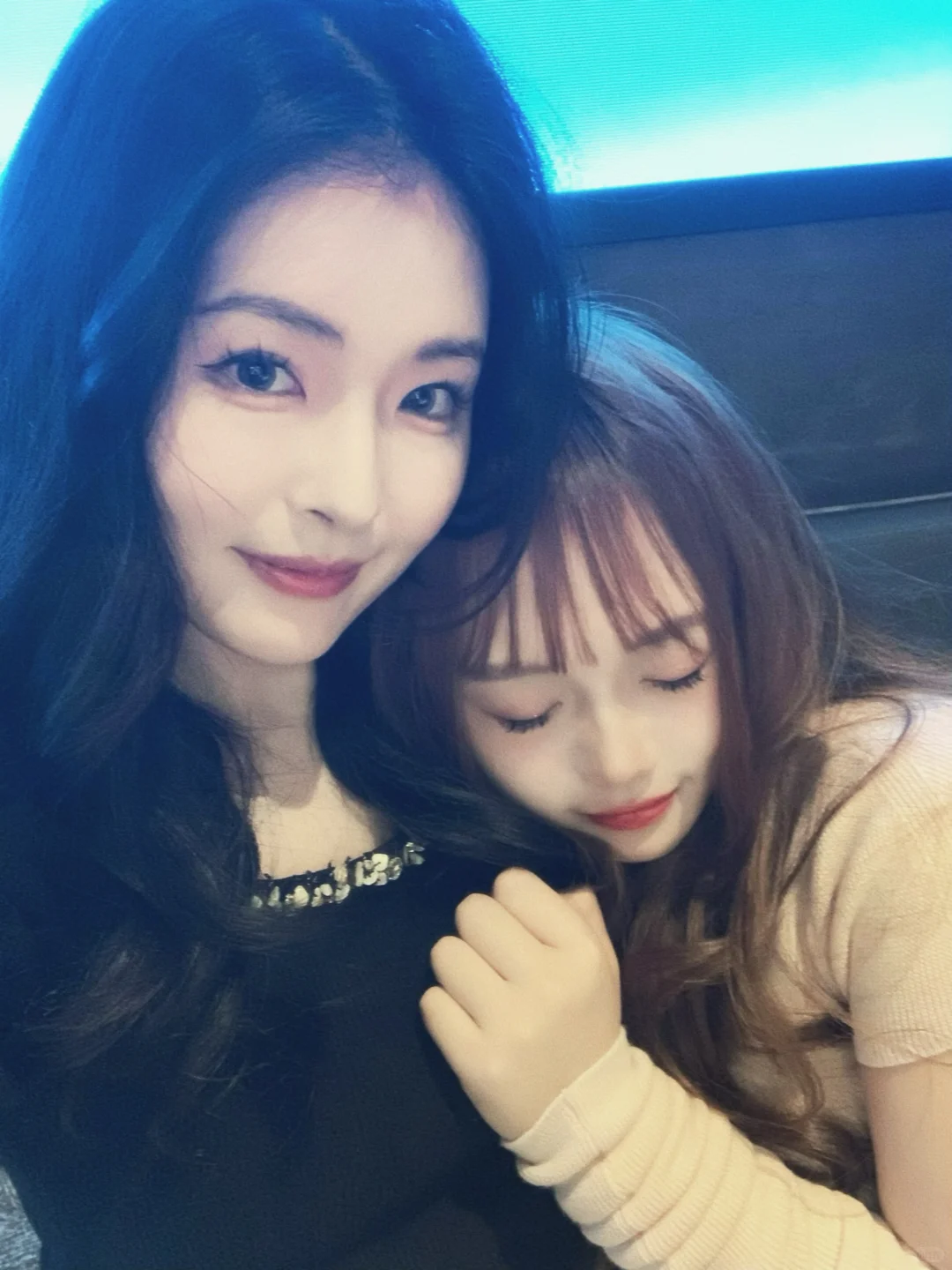 “听说你爱的漂亮姐姐疯狂迷恋我”