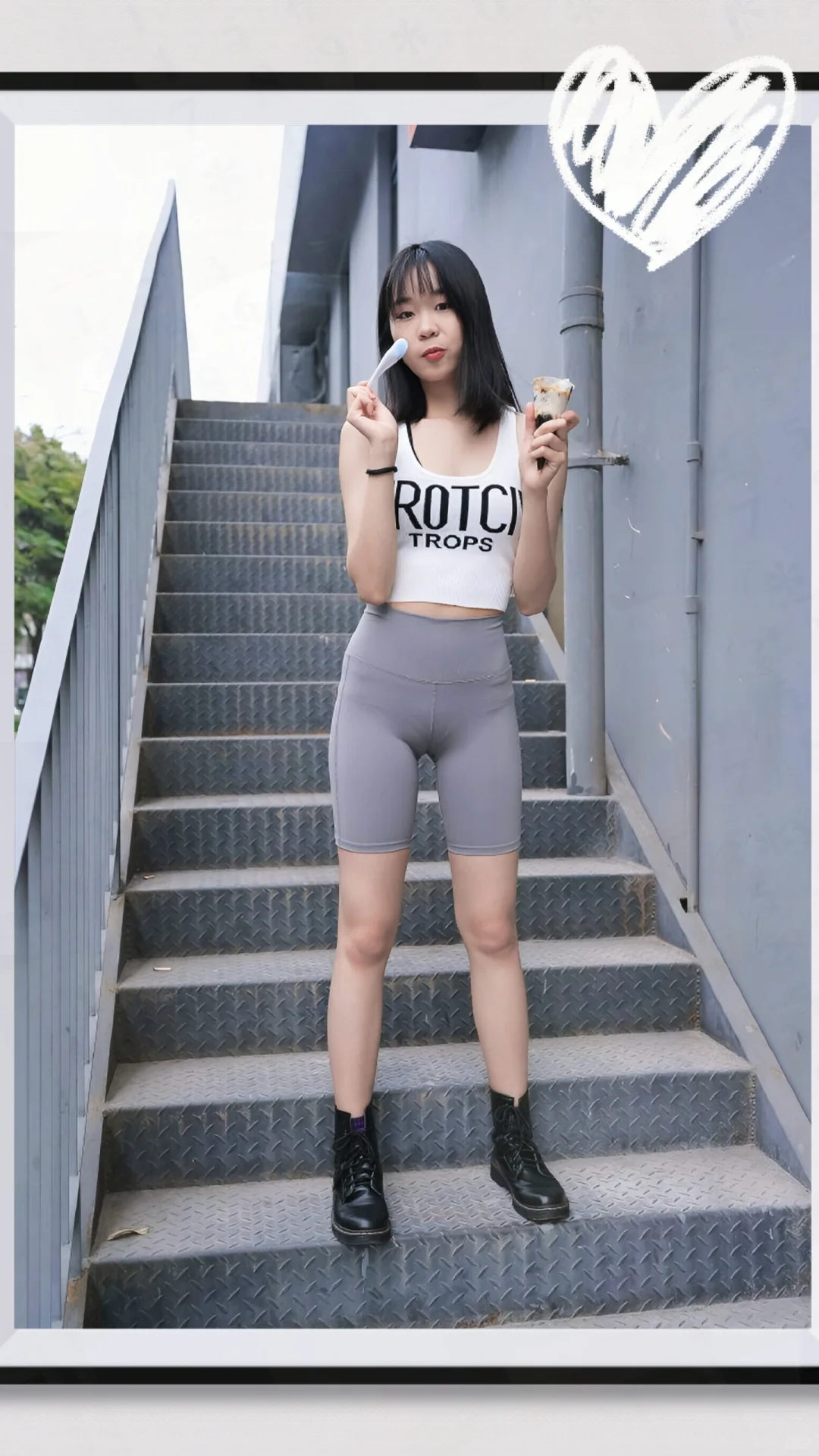 这样清纯的女孩纸现在很少了