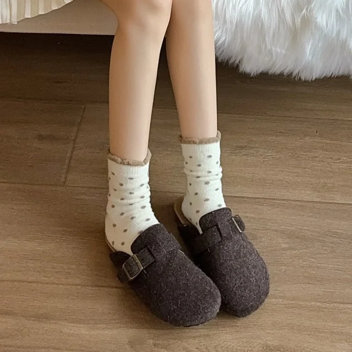 秋冬刚需！这波点袜把“温柔”焊在脚上了
