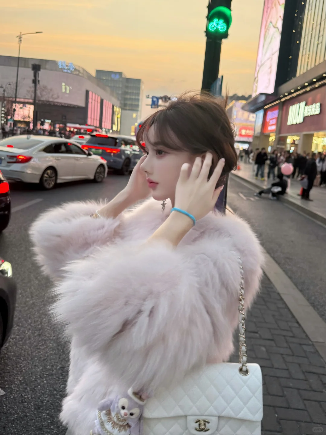 真的有人年纪大了也还在装嫩吗