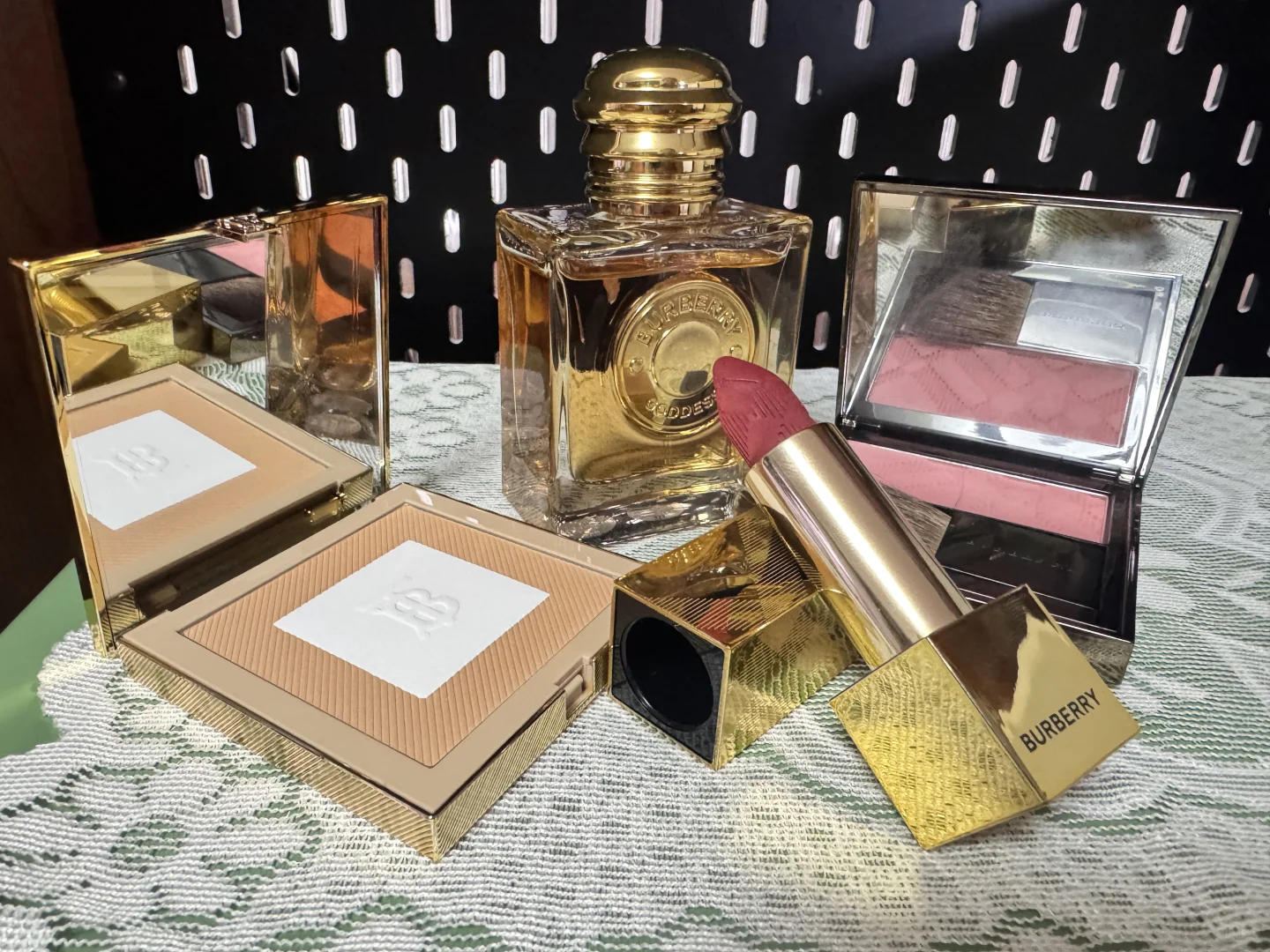 Burberry女神沐浴，就是秋冬必选