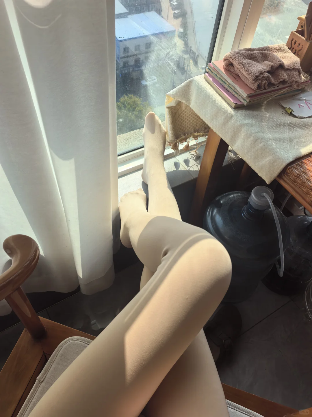 服了。自从穿了这双袜子我妈妈就跟我杠上了