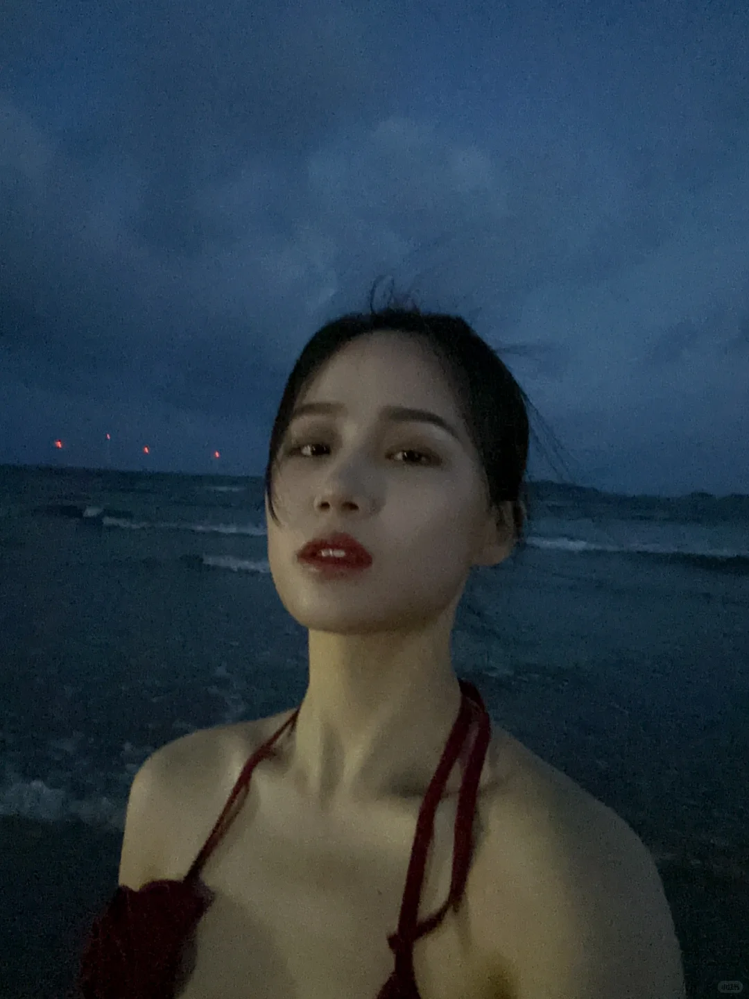 第一次穿比基尼还是有点不好意思