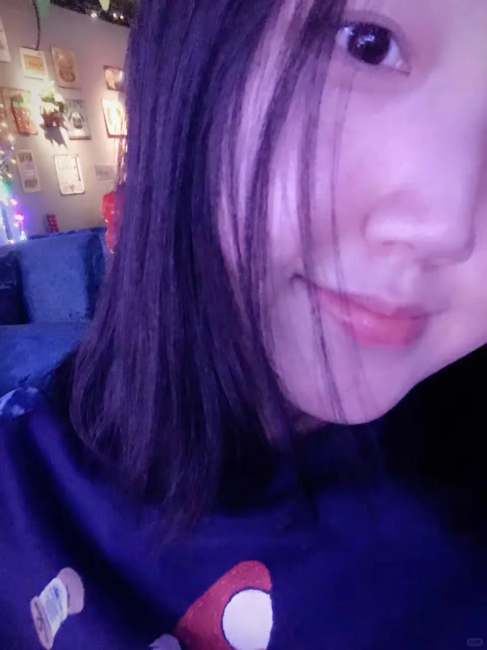 “你好像大学生啊”“不是 真不是”