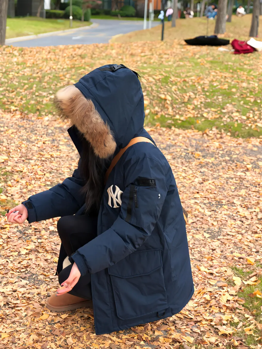 mlb大毛领羽绒服显瘦绝了，有韩剧女主松弛感