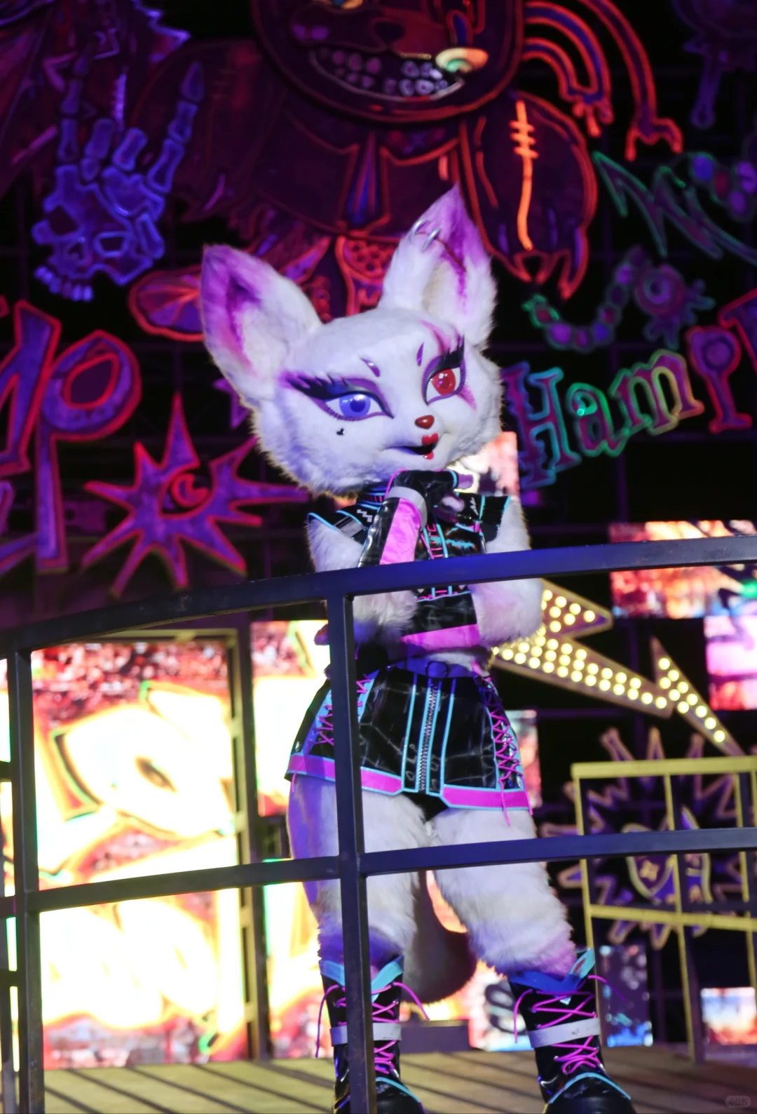 妩媚多姿妖娆魅力四射的诡魅狐带你跳起来~