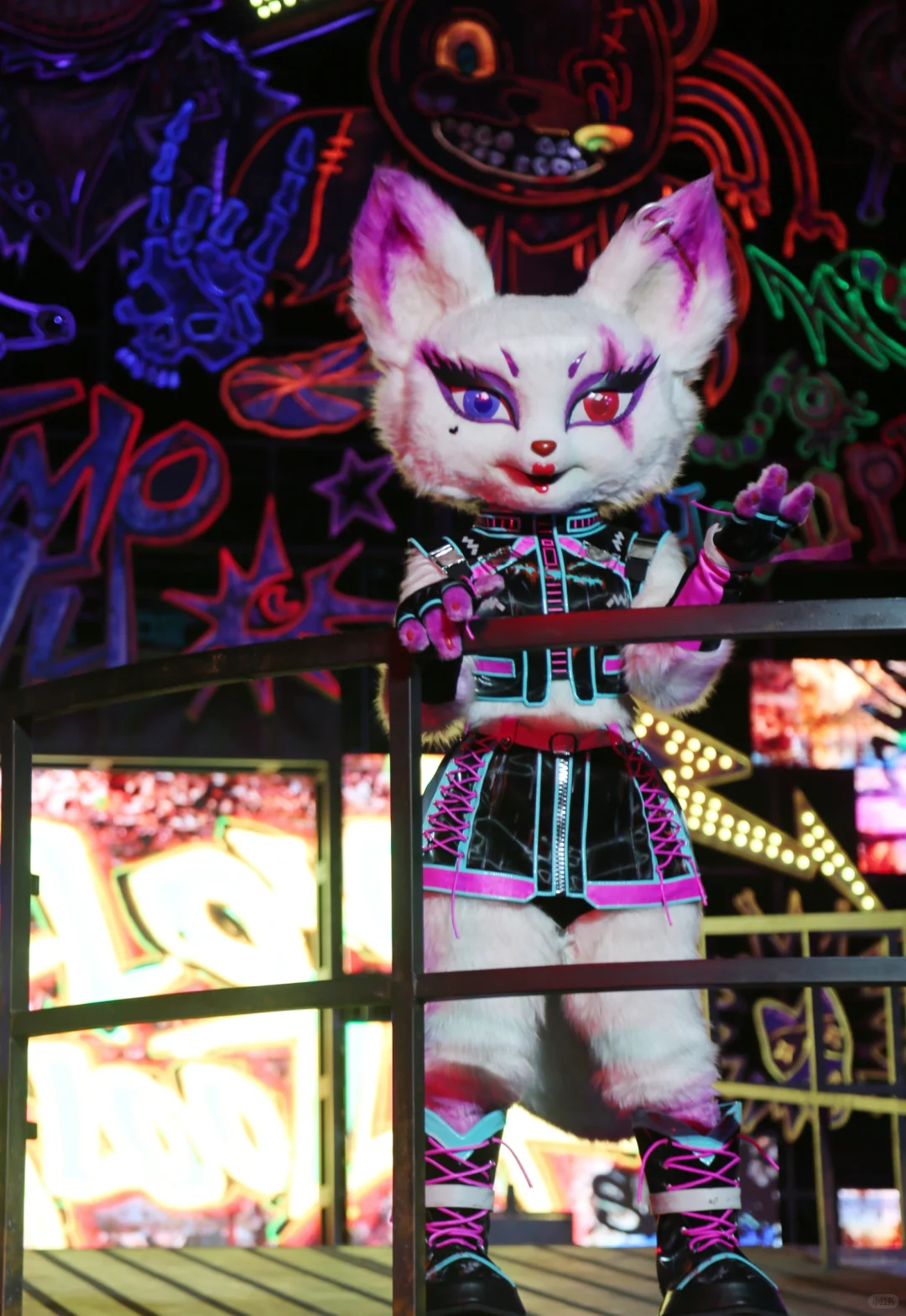 妩媚多姿妖娆魅力四射的诡魅狐带你跳起来~