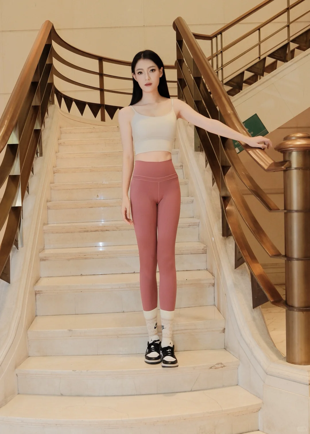 救命！穿上这条瑜伽裤腿长两米八！⚡️