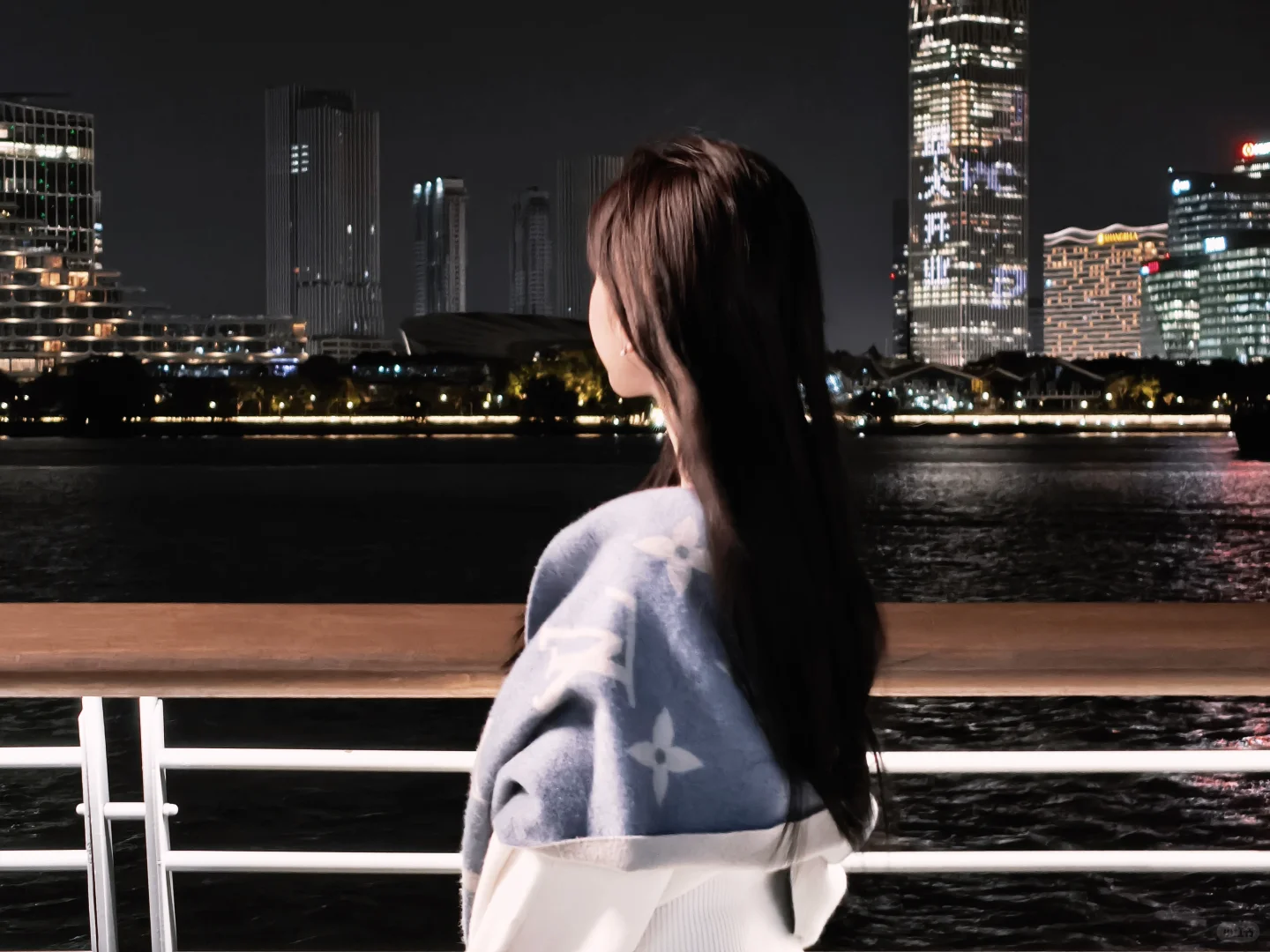 魅 明媚的魅 妩媚的魅