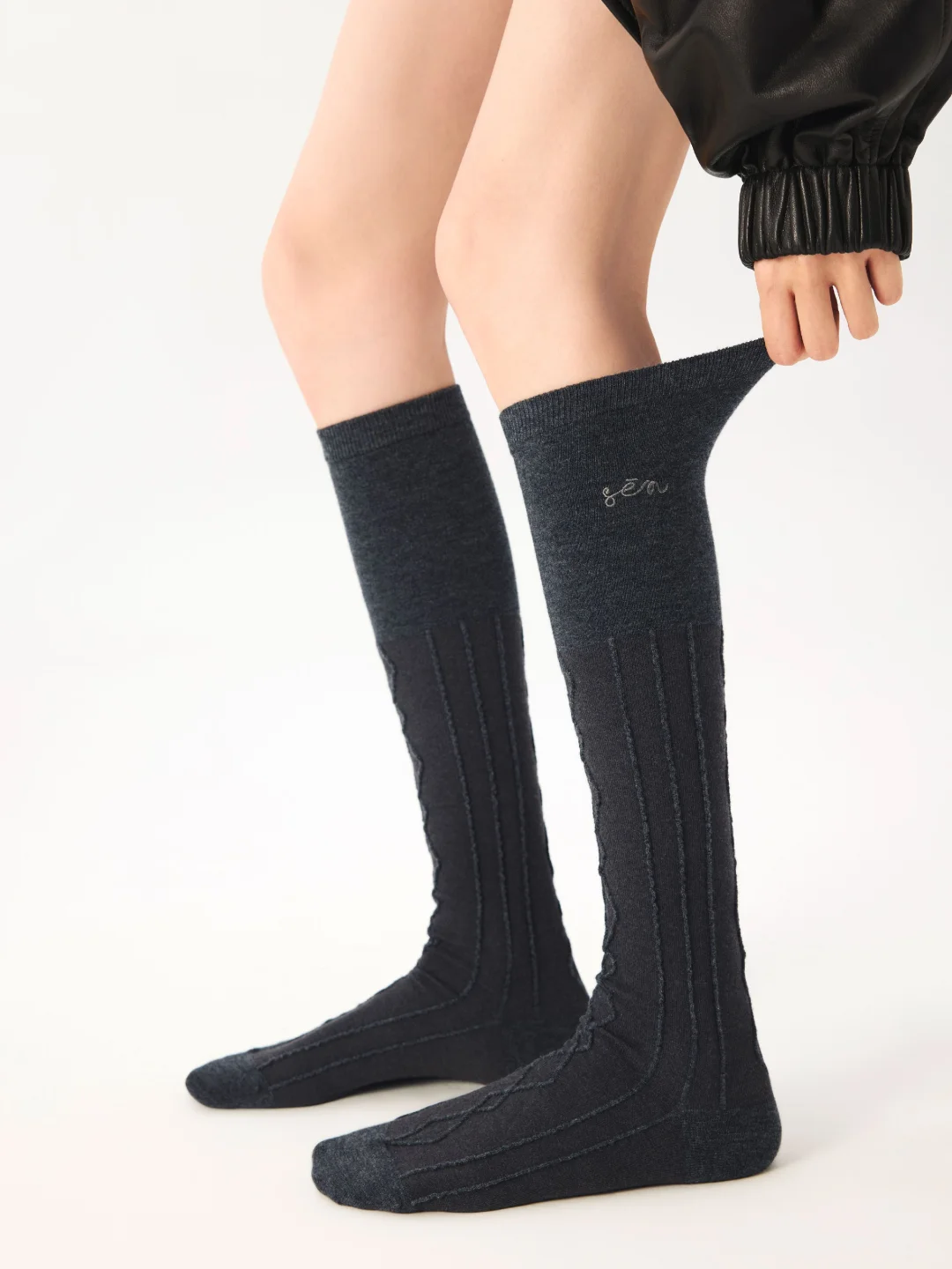 过膝袜、小腿袜，你更偏爱哪一种？