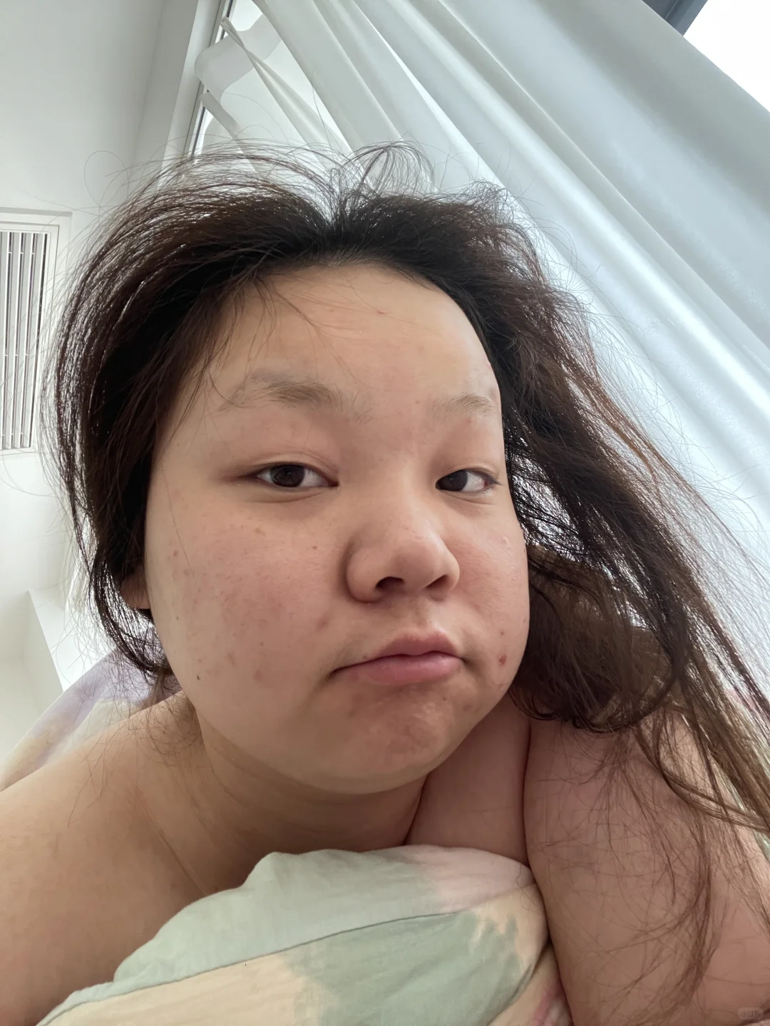 素颜长这样😭能算美女吗？能和帅哥恋爱吗？