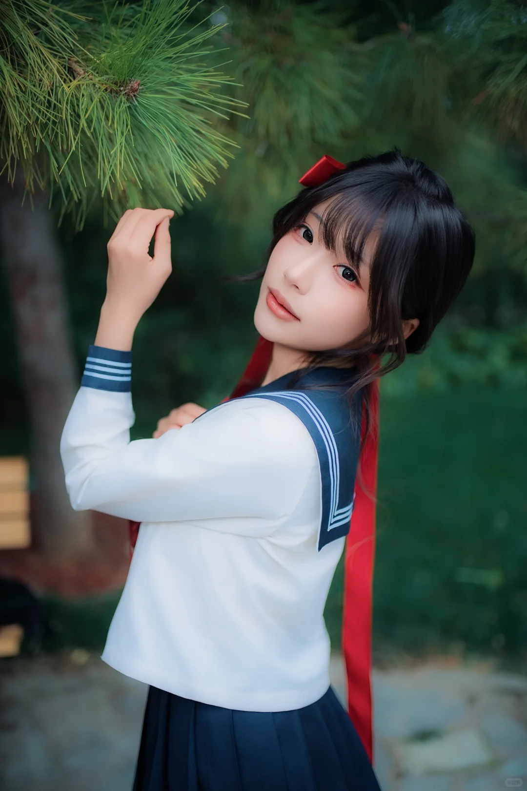 穿JK在公园拍写真，是不是闯进了日漫世界