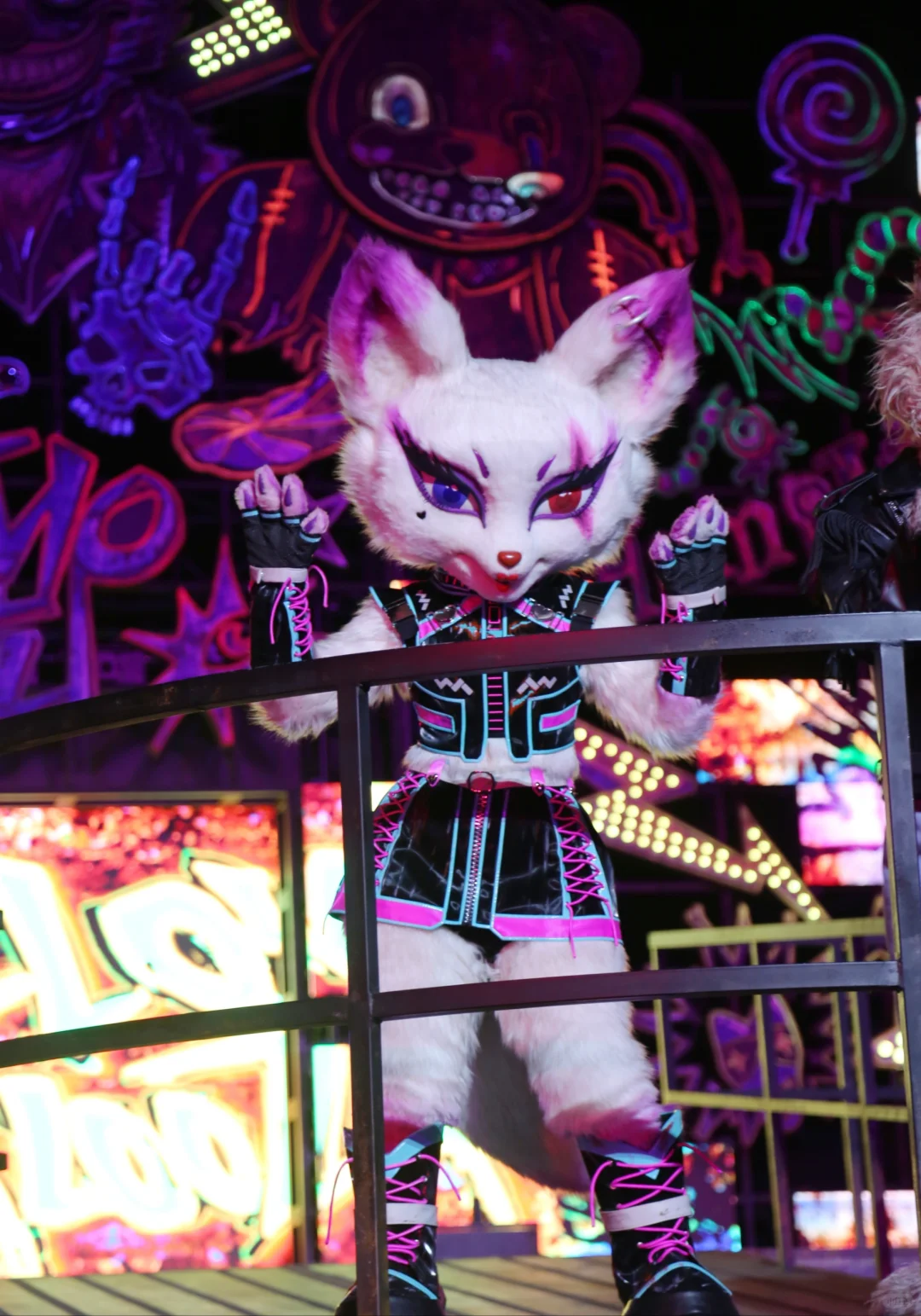 妩媚多姿妖娆魅力四射的诡魅狐带你跳起来~