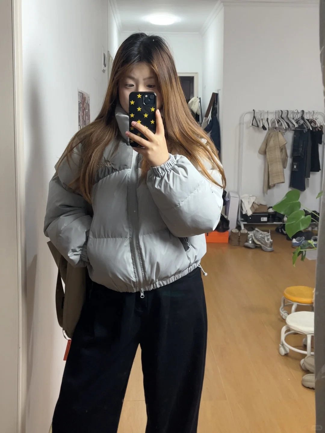 162 122斤短款棉服搭黑色半身裙好显瘦！