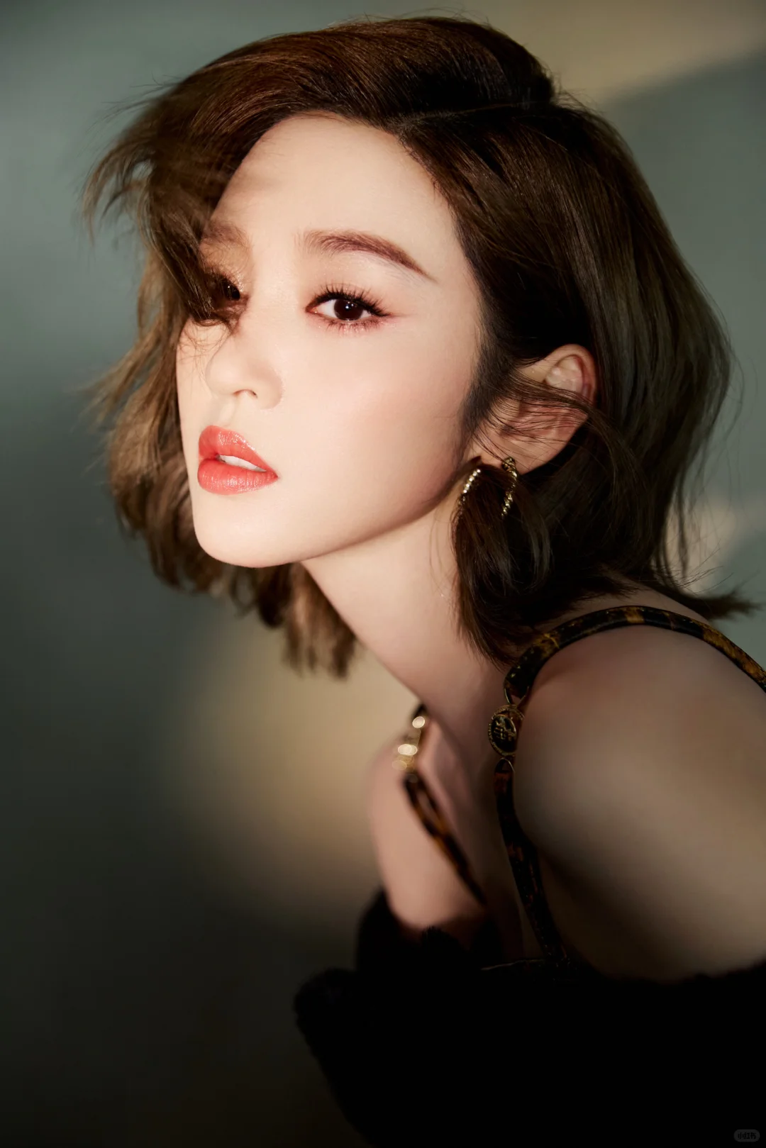 唐艺昕 豹纹蝴蝶结身材绝绝子