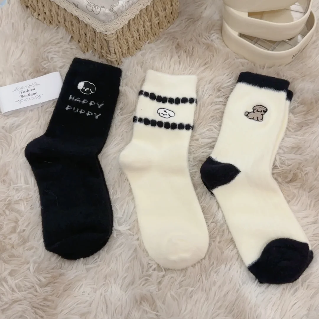 谁说女生穿厚袜子会脚臭！！