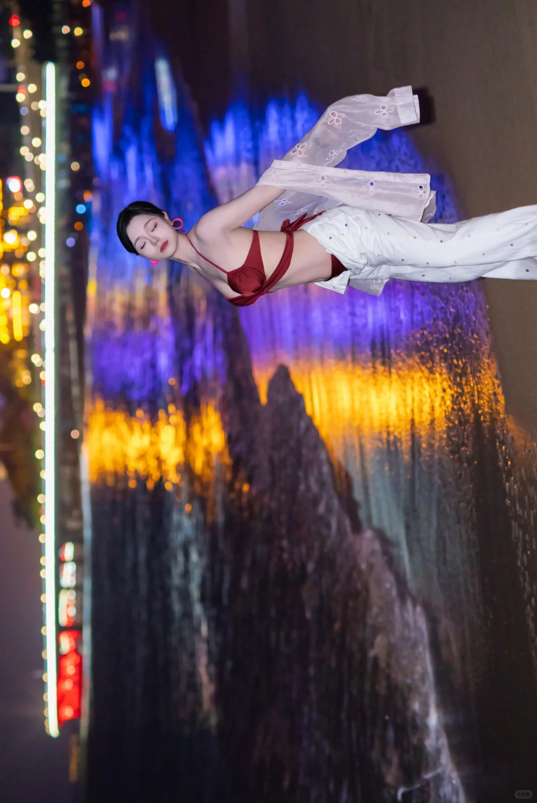 冷调海滩x热辣比基尼美女的视觉暴击🔥