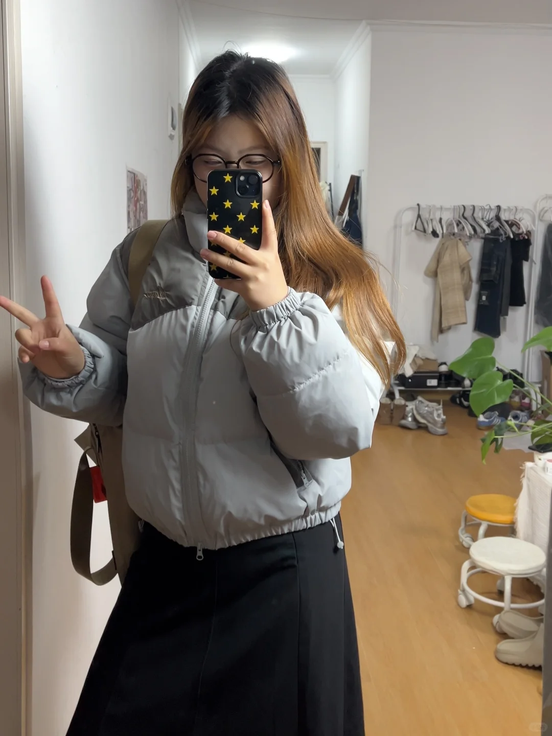 162 122斤短款棉服搭黑色半身裙好显瘦！