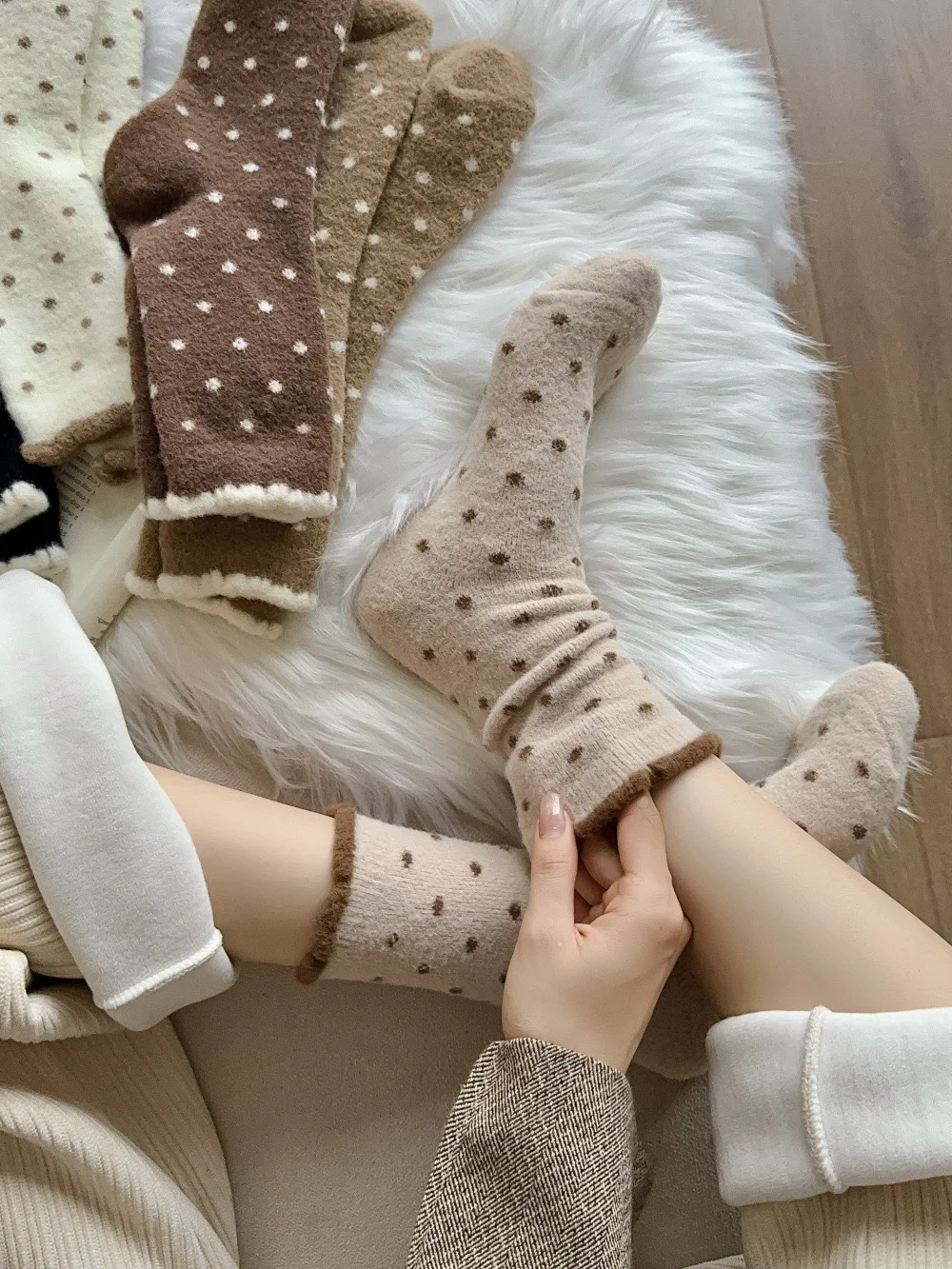 秋冬刚需！这波点袜把“温柔”焊在脚上了