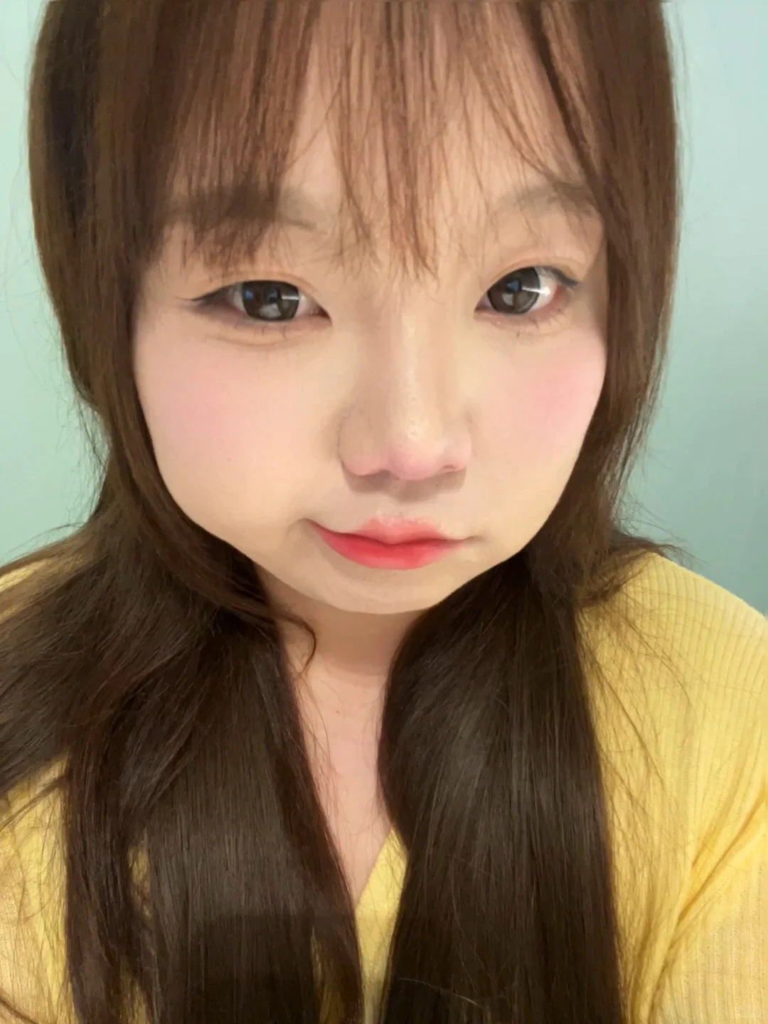 素颜长这样😭能算美女吗？能和帅哥恋爱吗？