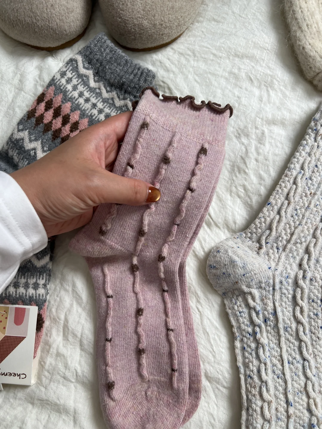 玫瑰可露丽袜子🧦真的好韩啊！好适合秋冬穿！