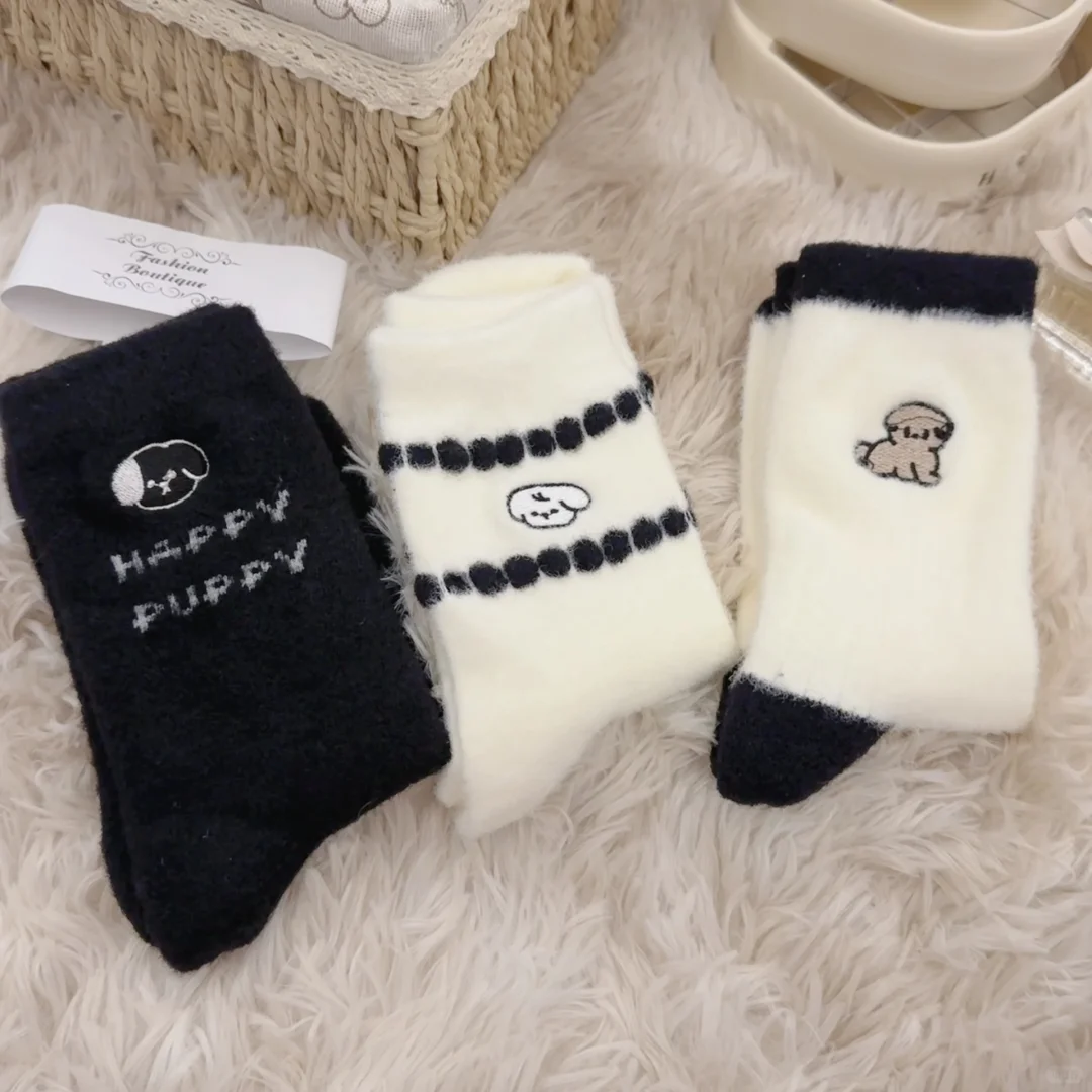 谁说女生穿厚袜子会脚臭！！