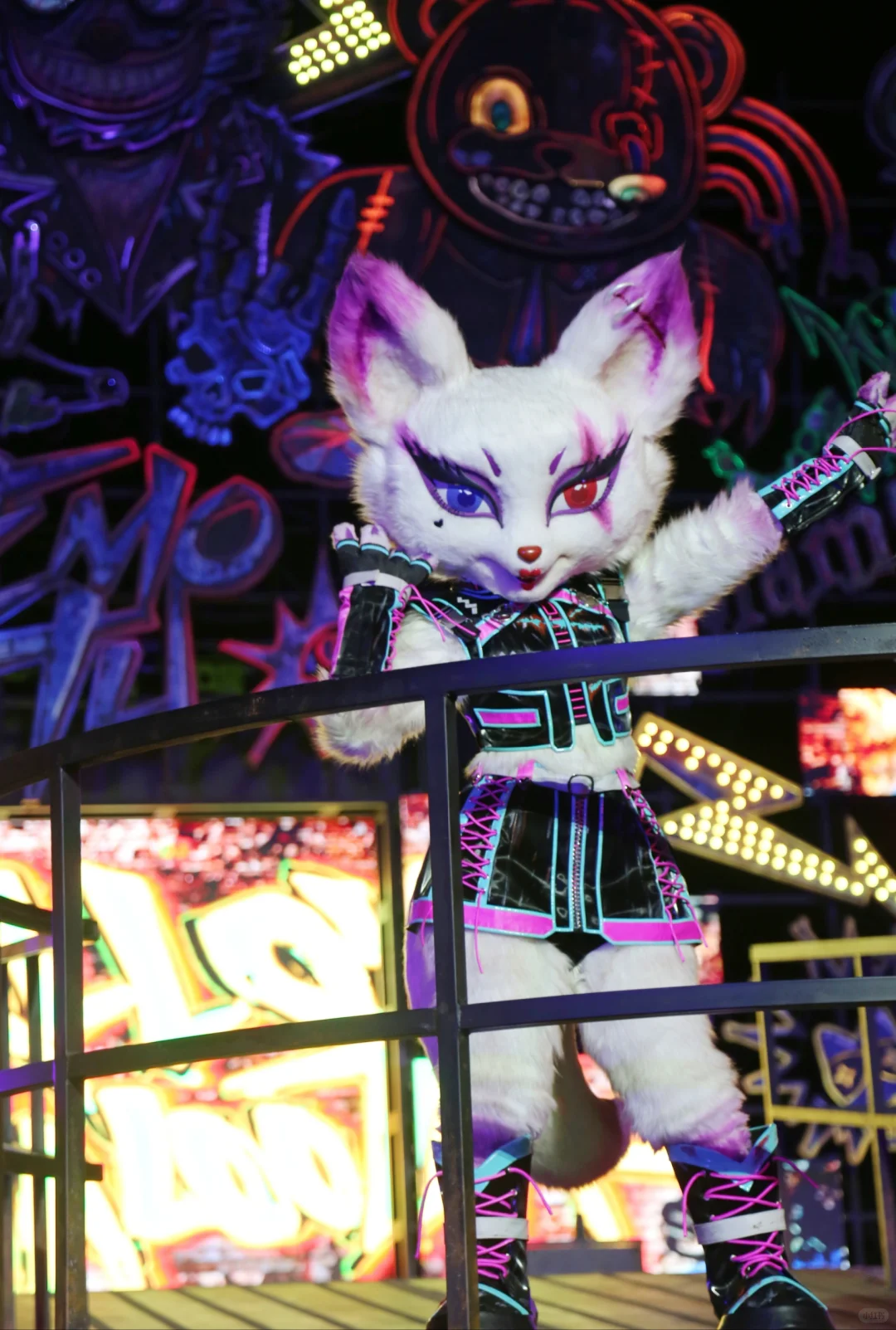 妩媚多姿妖娆魅力四射的诡魅狐带你跳起来~